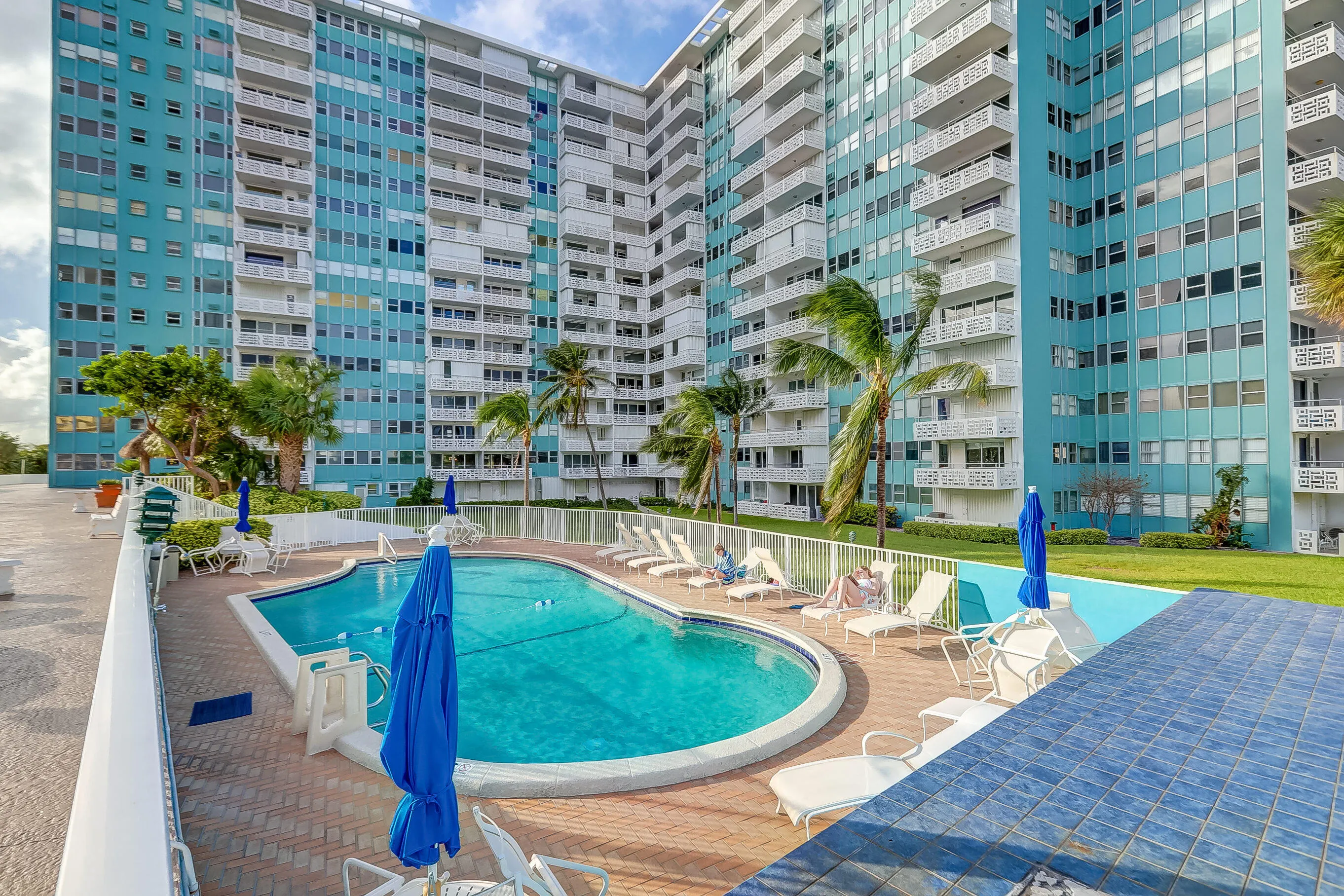 1900 S OCEAN Drive #1503