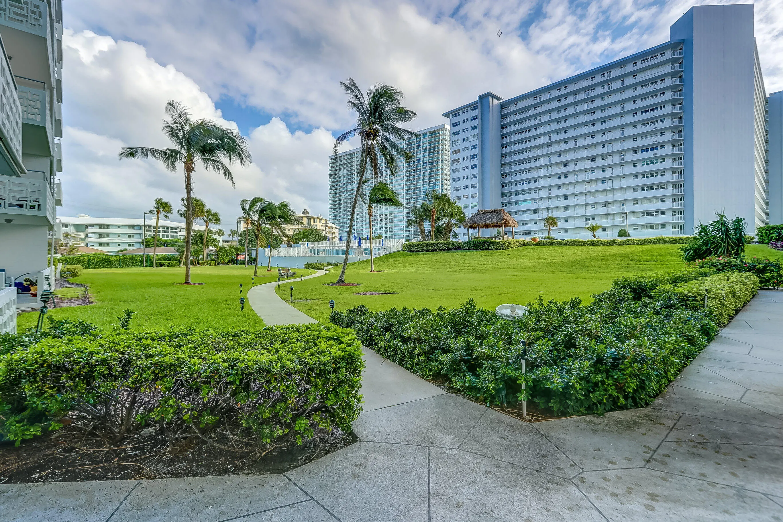 1900 S OCEAN Drive #1503