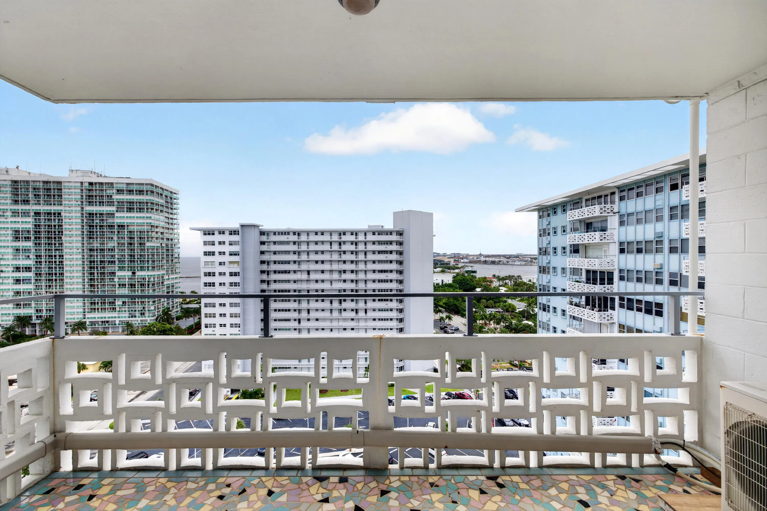 1900 S OCEAN Drive #1503