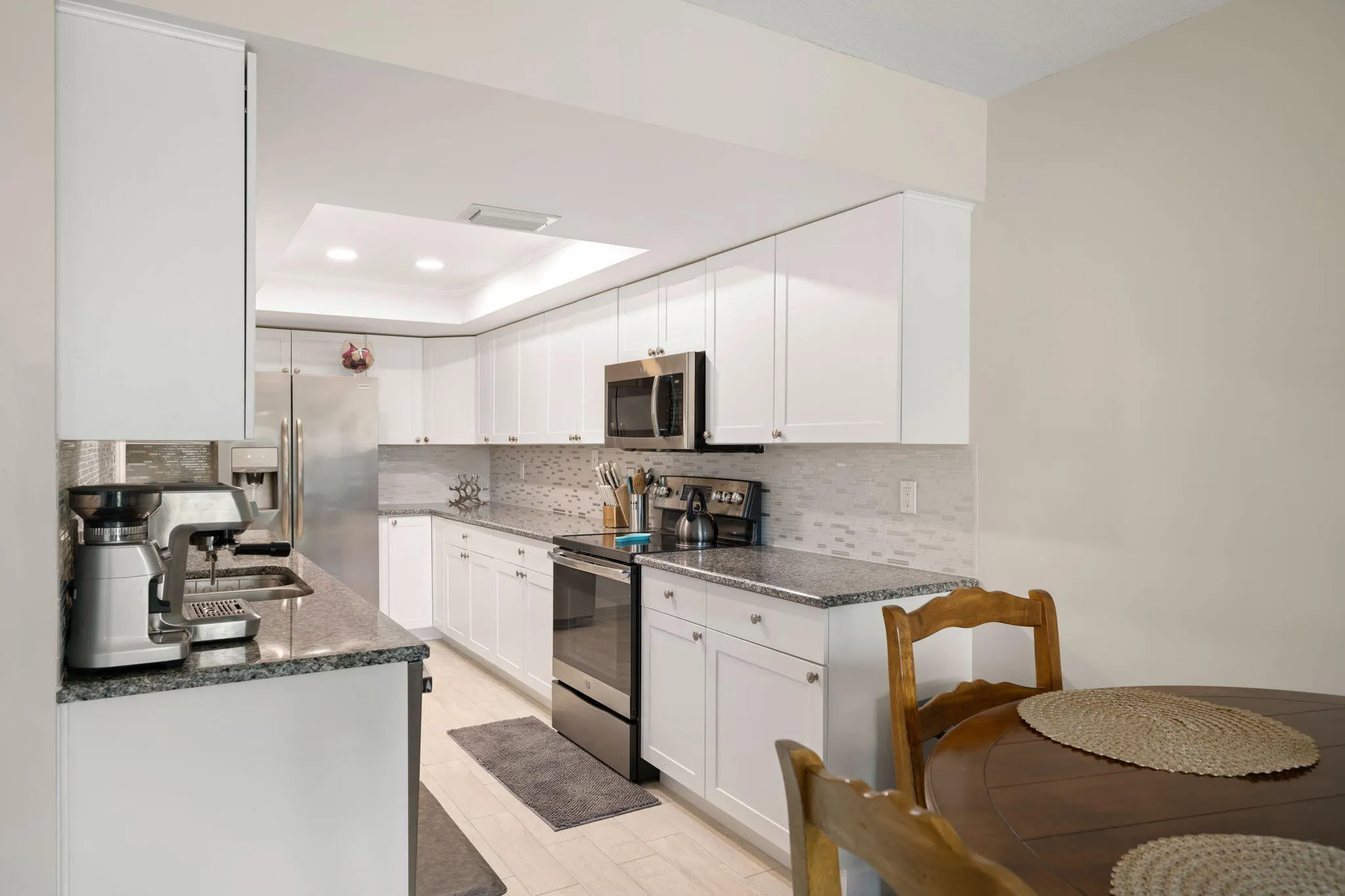 1166 6TH Avenue #B5