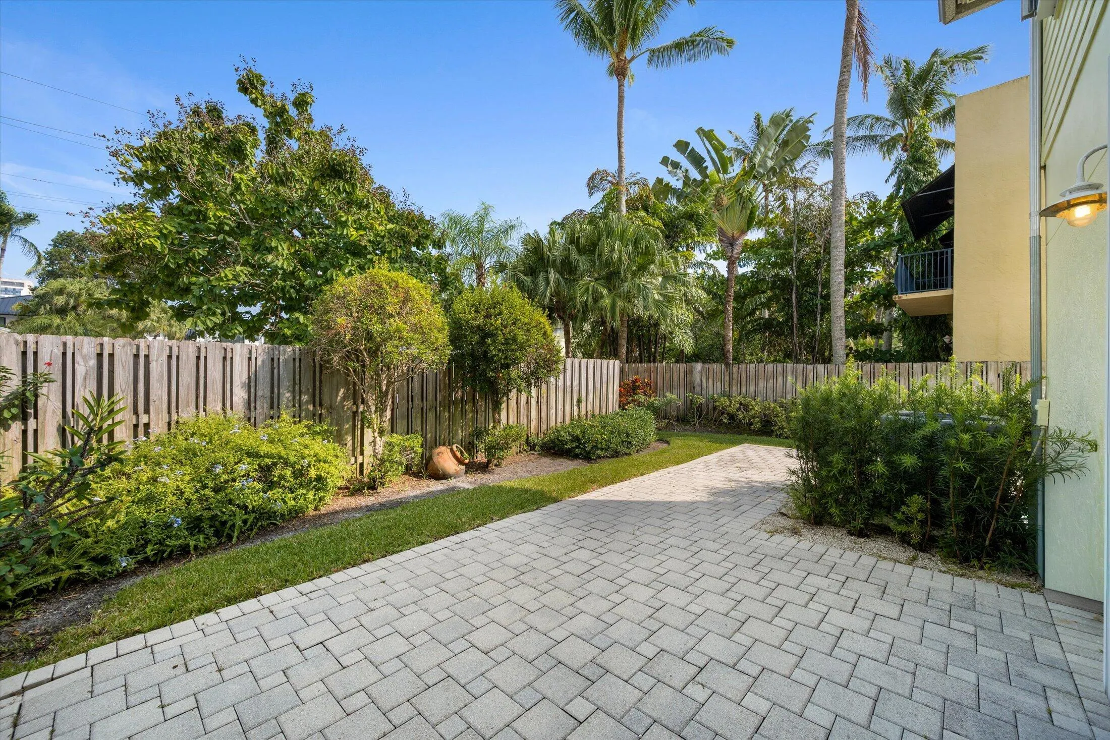 604 SW 8TH Avenue