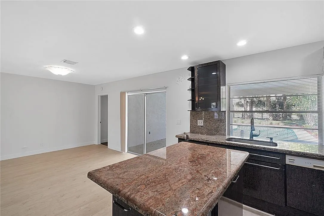 807 NW 7TH Street