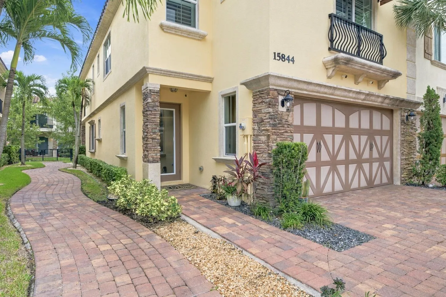 15844 BINKS POINTE Terrace