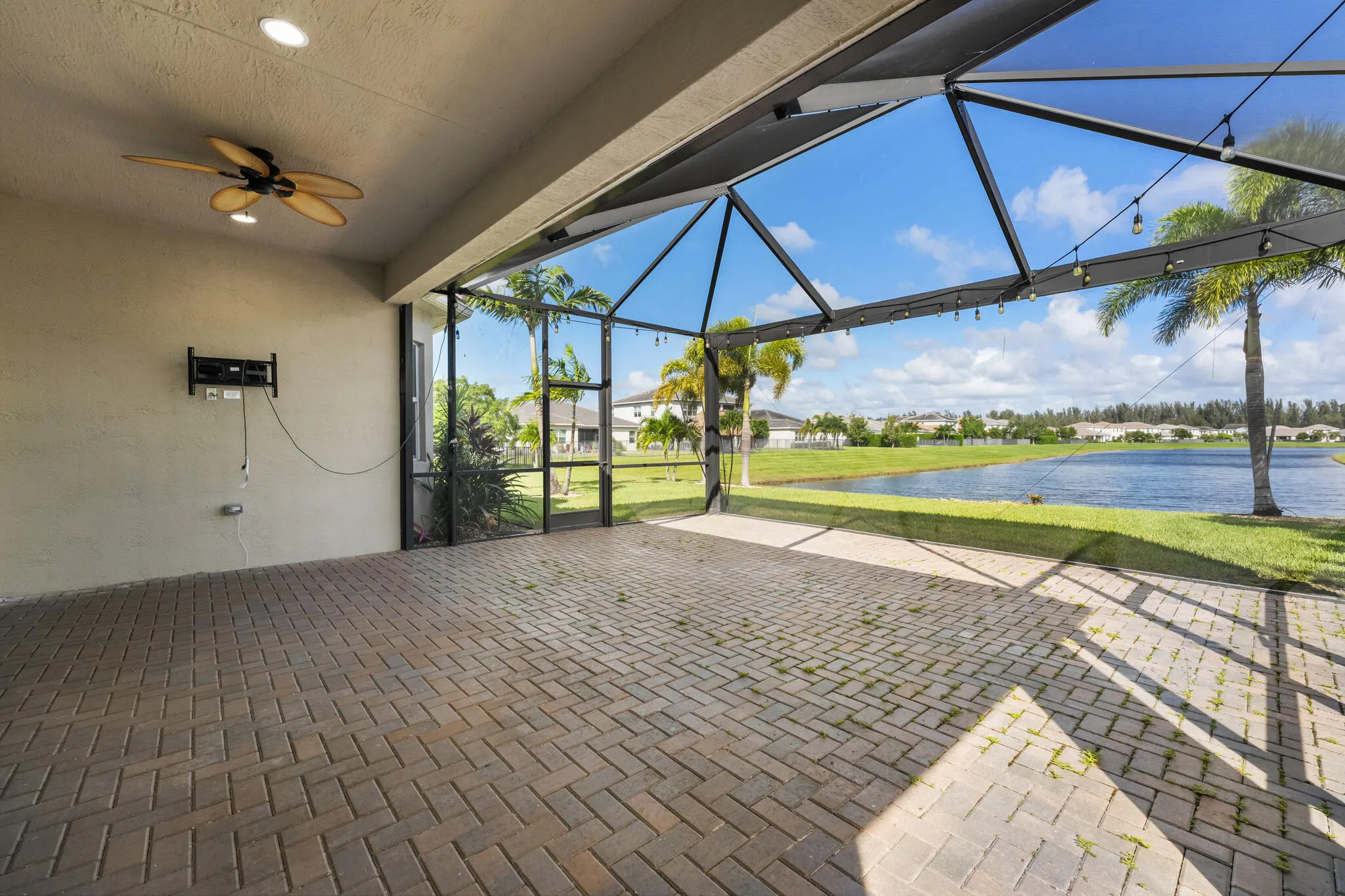 15199 Goldfinch Circle