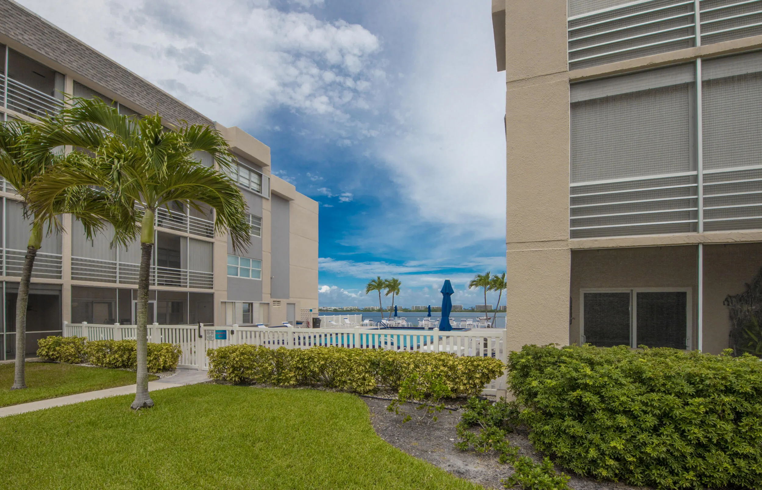 1516 S LAKESIDE Drive #310