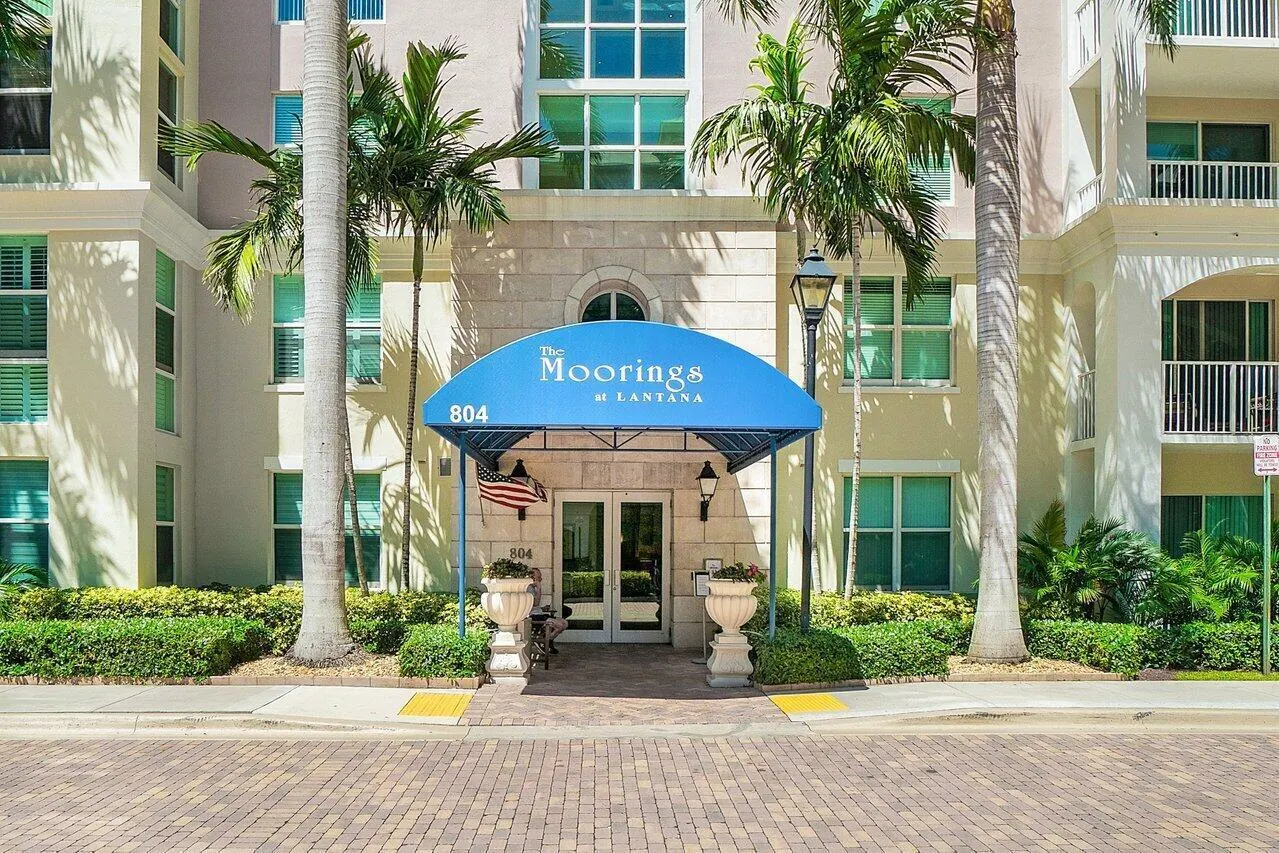 806 E WINDWARD Way #301