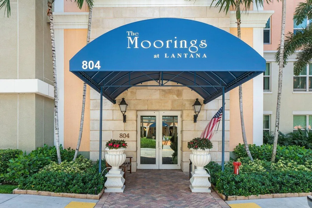 806 E WINDWARD Way #301