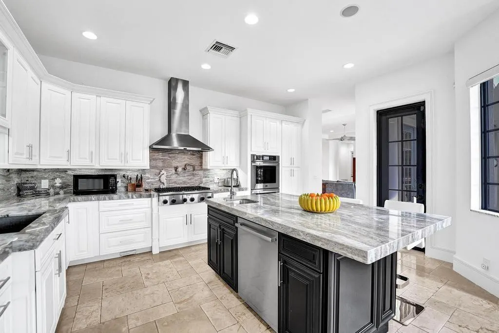 2340 NE 47TH Street