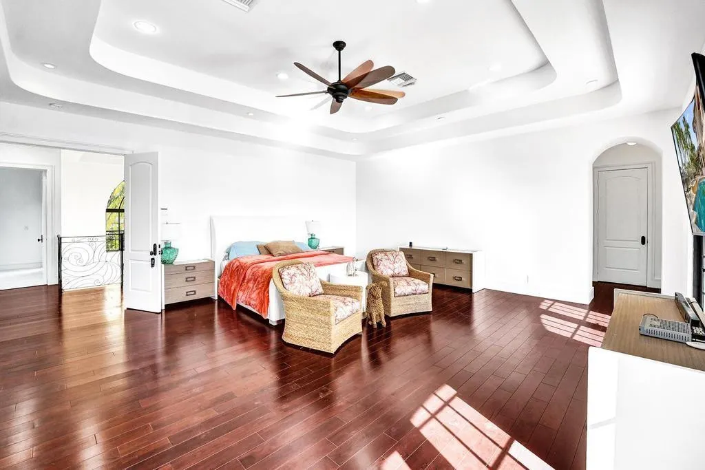 2340 NE 47TH Street