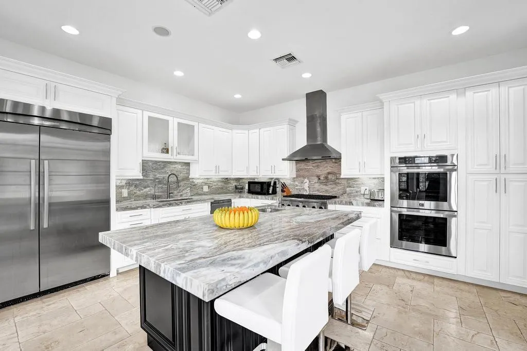 2340 NE 47TH Street