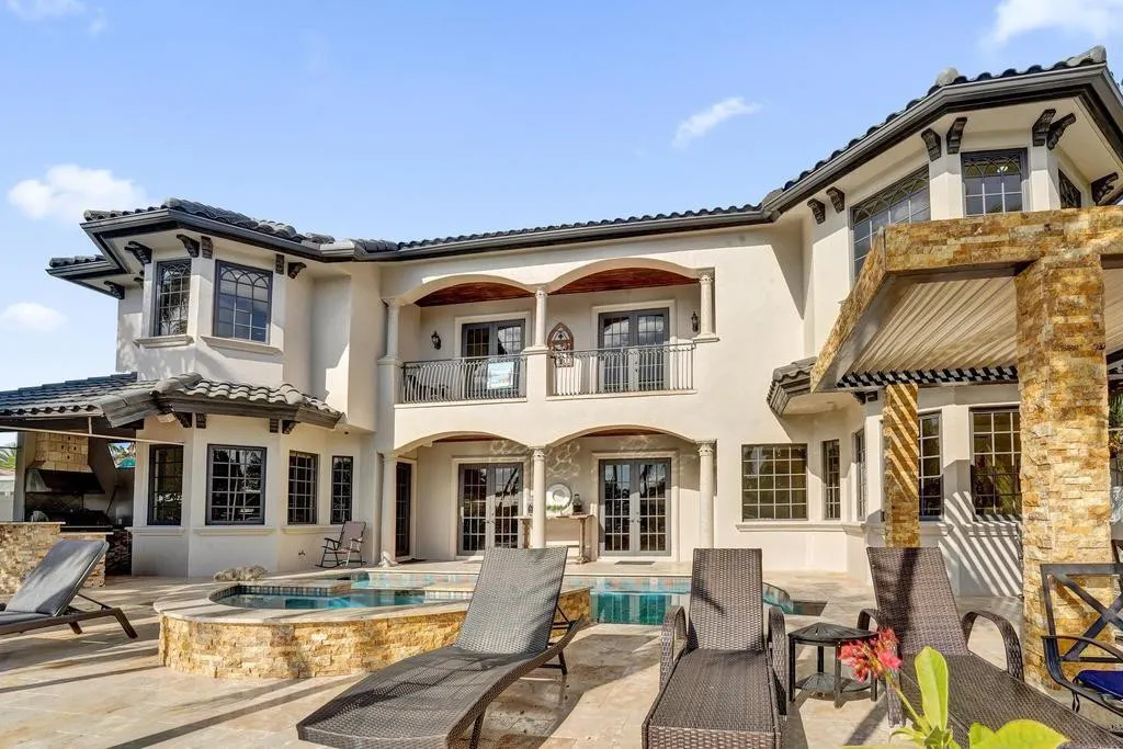 2340 NE 47TH Street