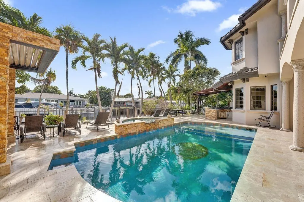 2340 NE 47TH Street
