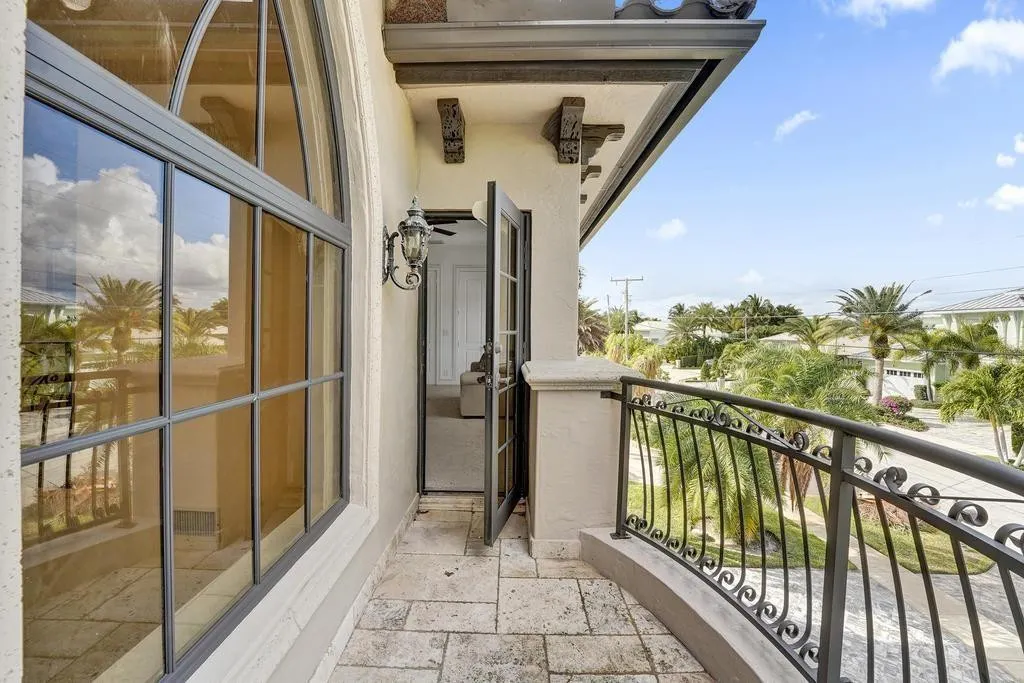 2340 NE 47TH Street