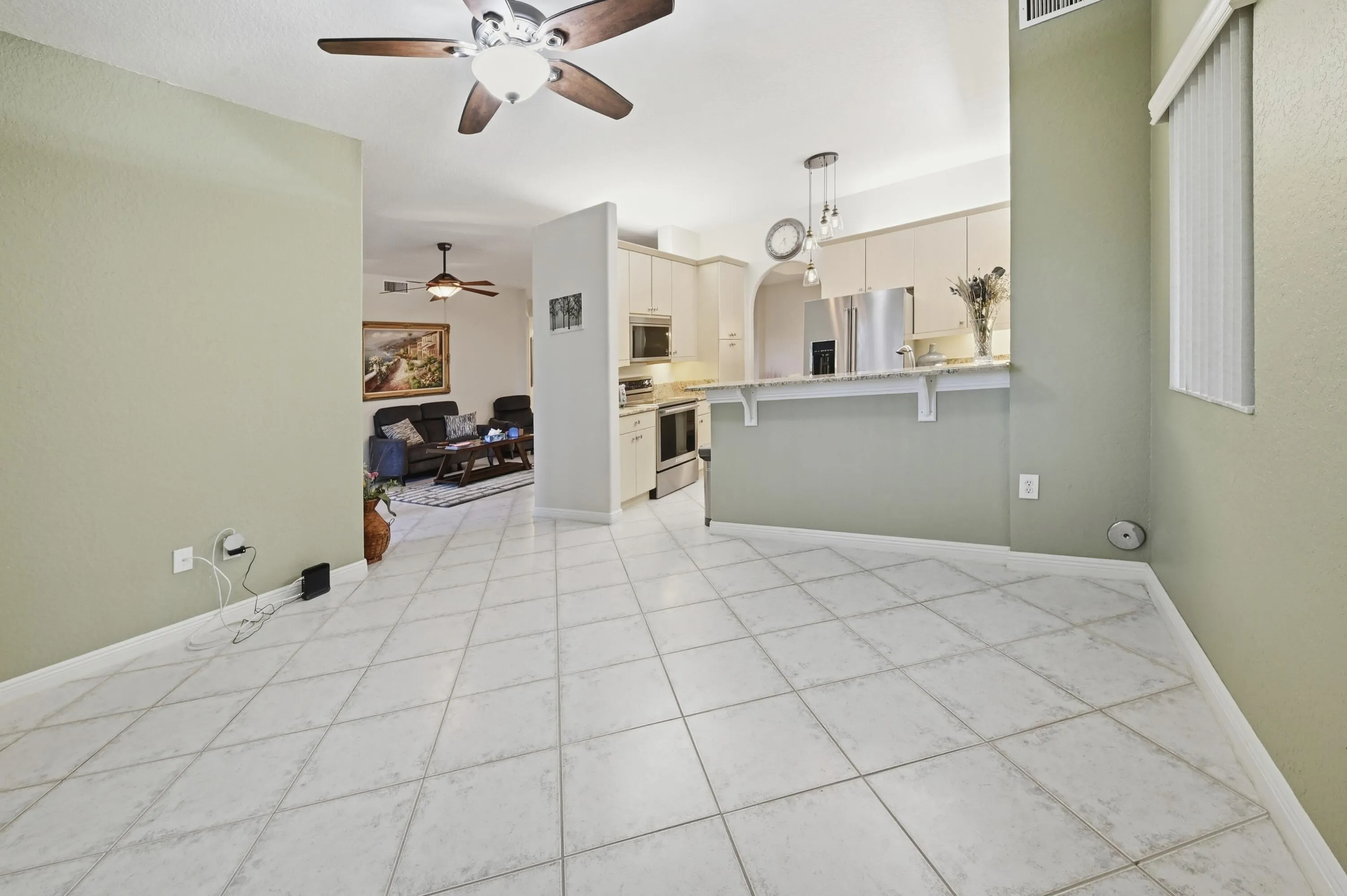 7986 EXETER Boulevard W #101