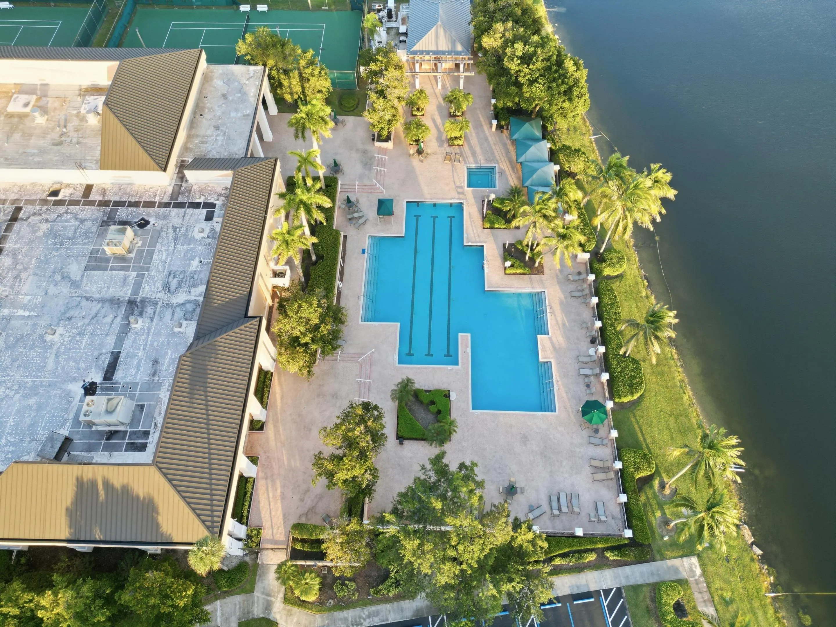7986 EXETER Boulevard W #101