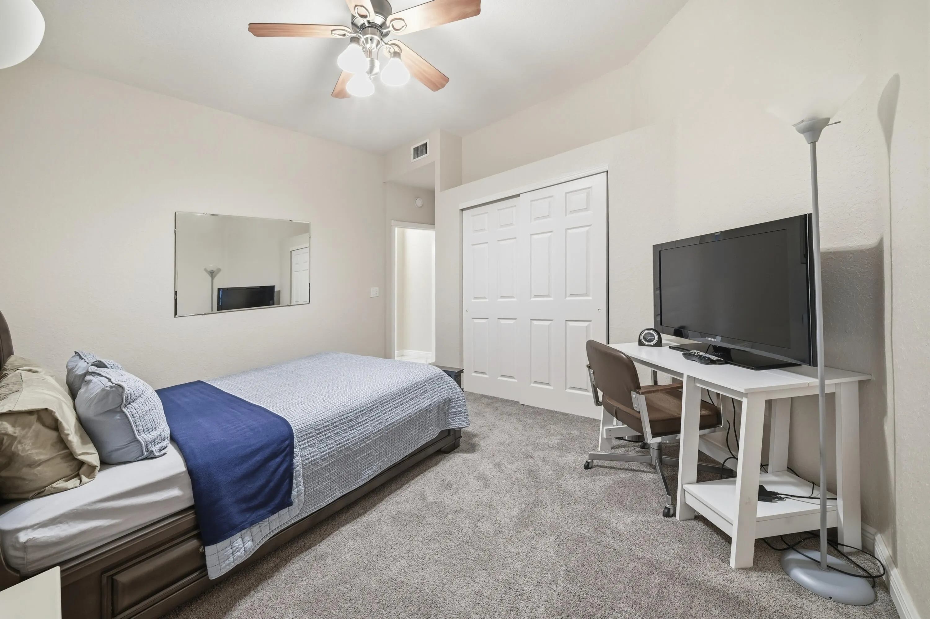 7986 EXETER Boulevard W #101