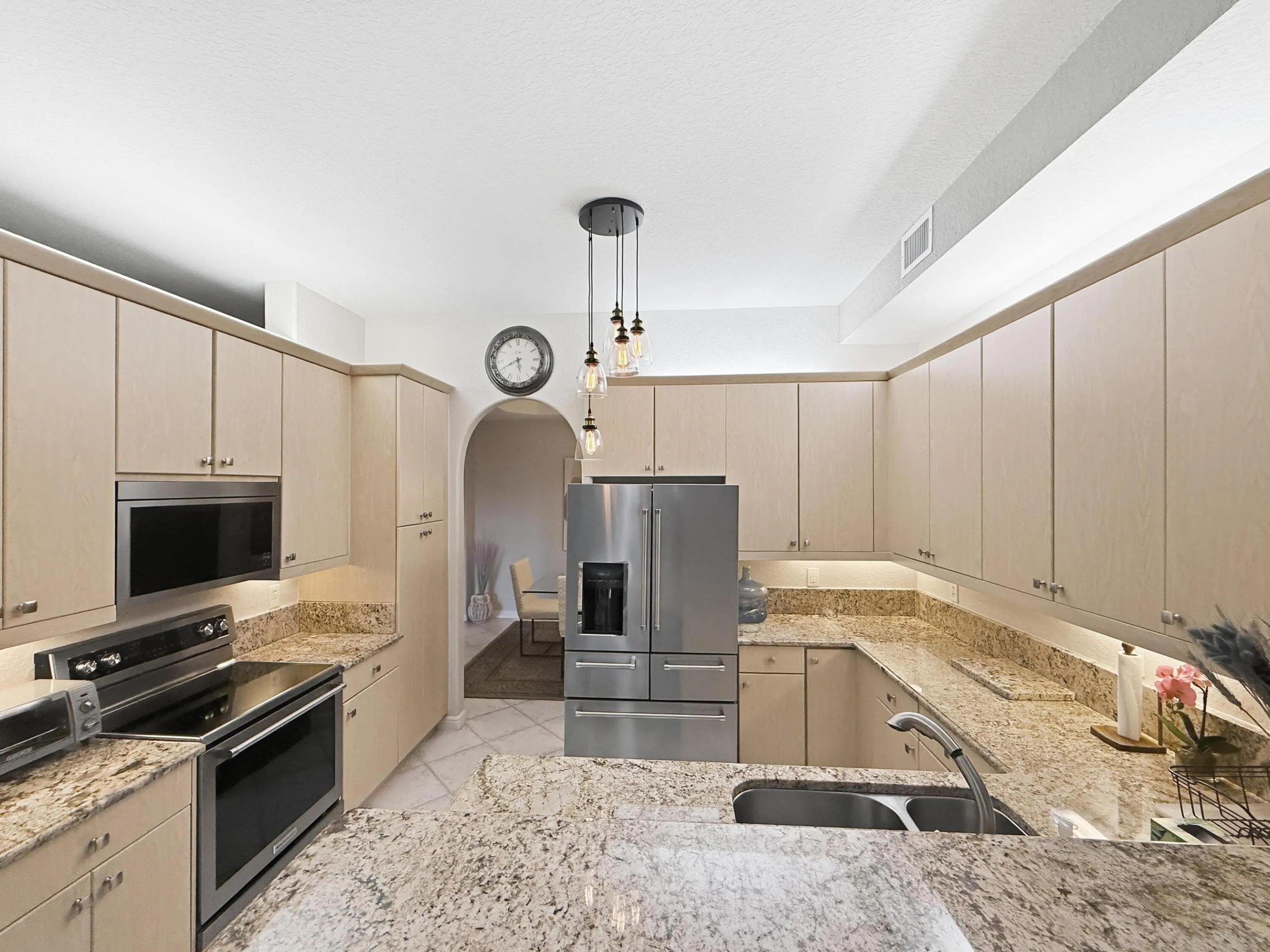 7986 EXETER Boulevard W #101
