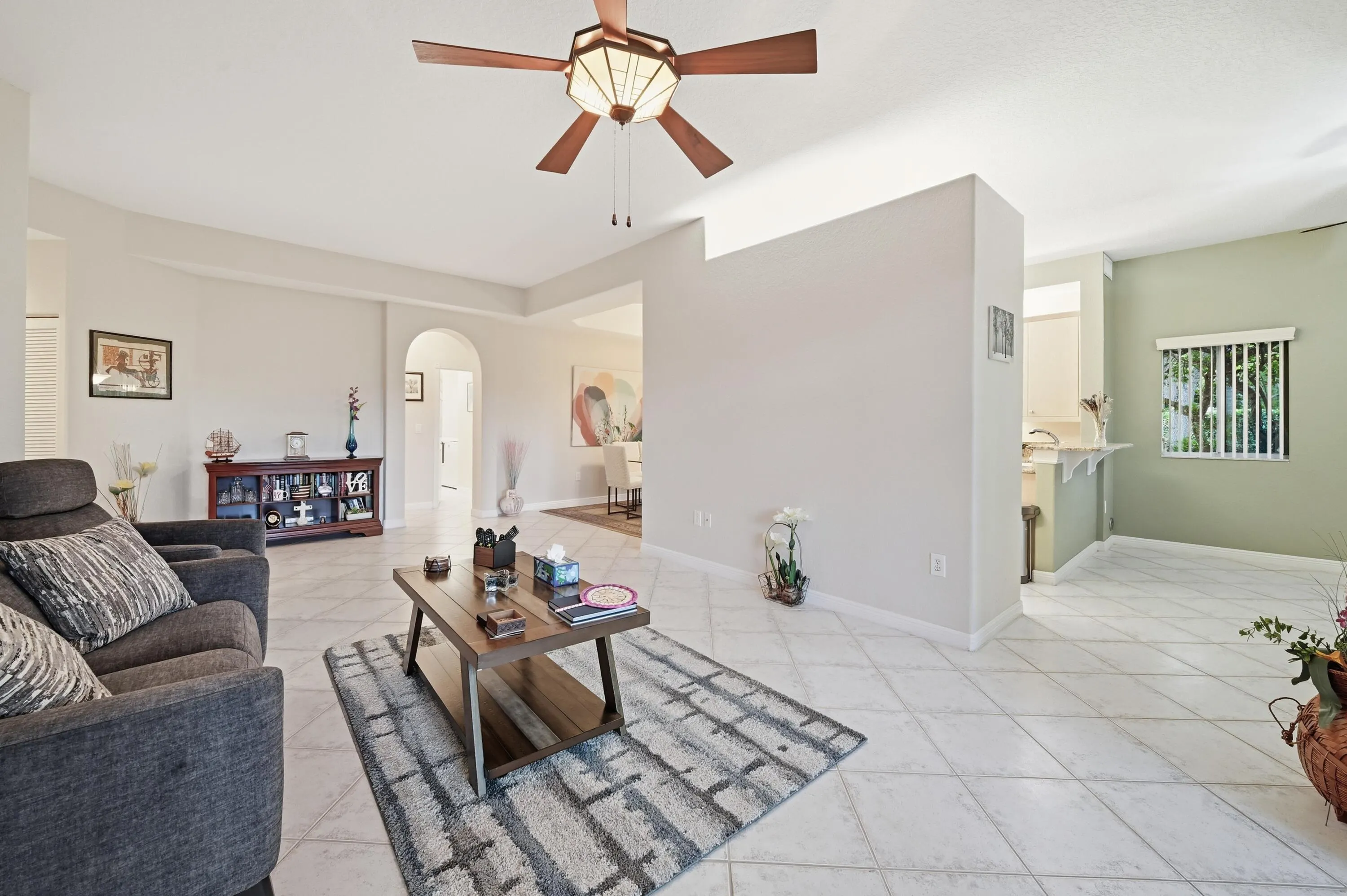 7986 EXETER Boulevard W #101