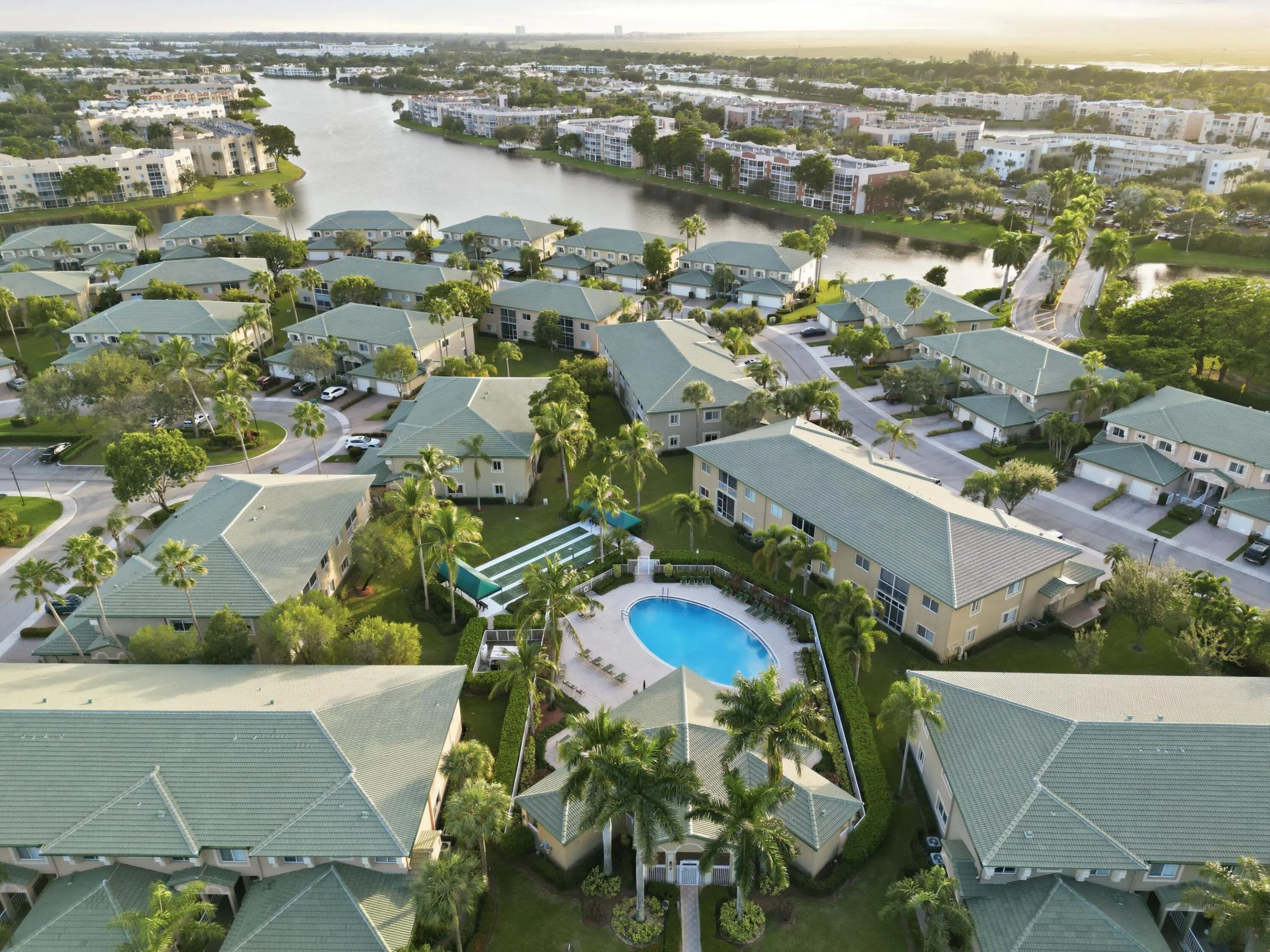 7986 EXETER Boulevard W #101
