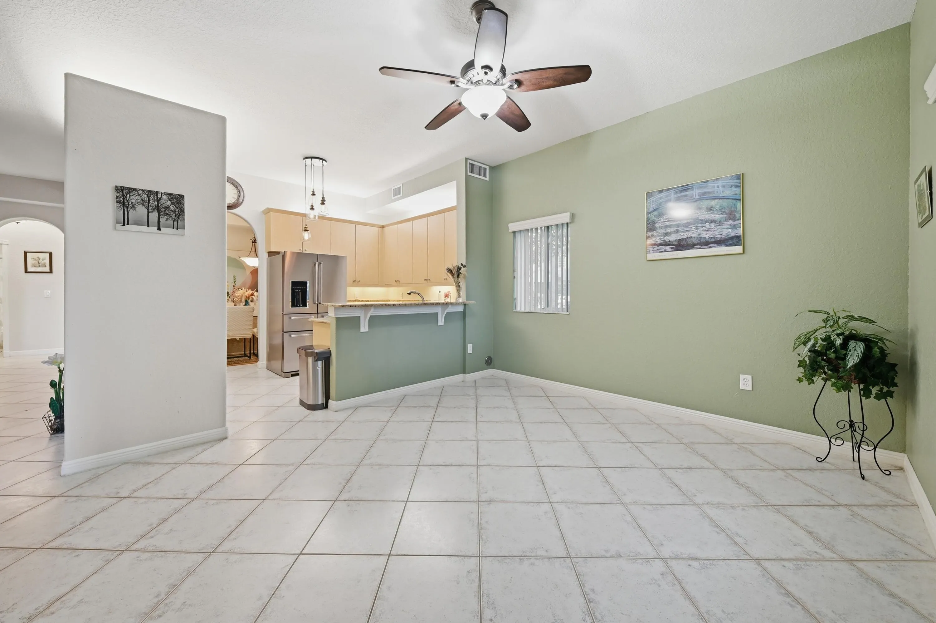 7986 EXETER Boulevard W #101