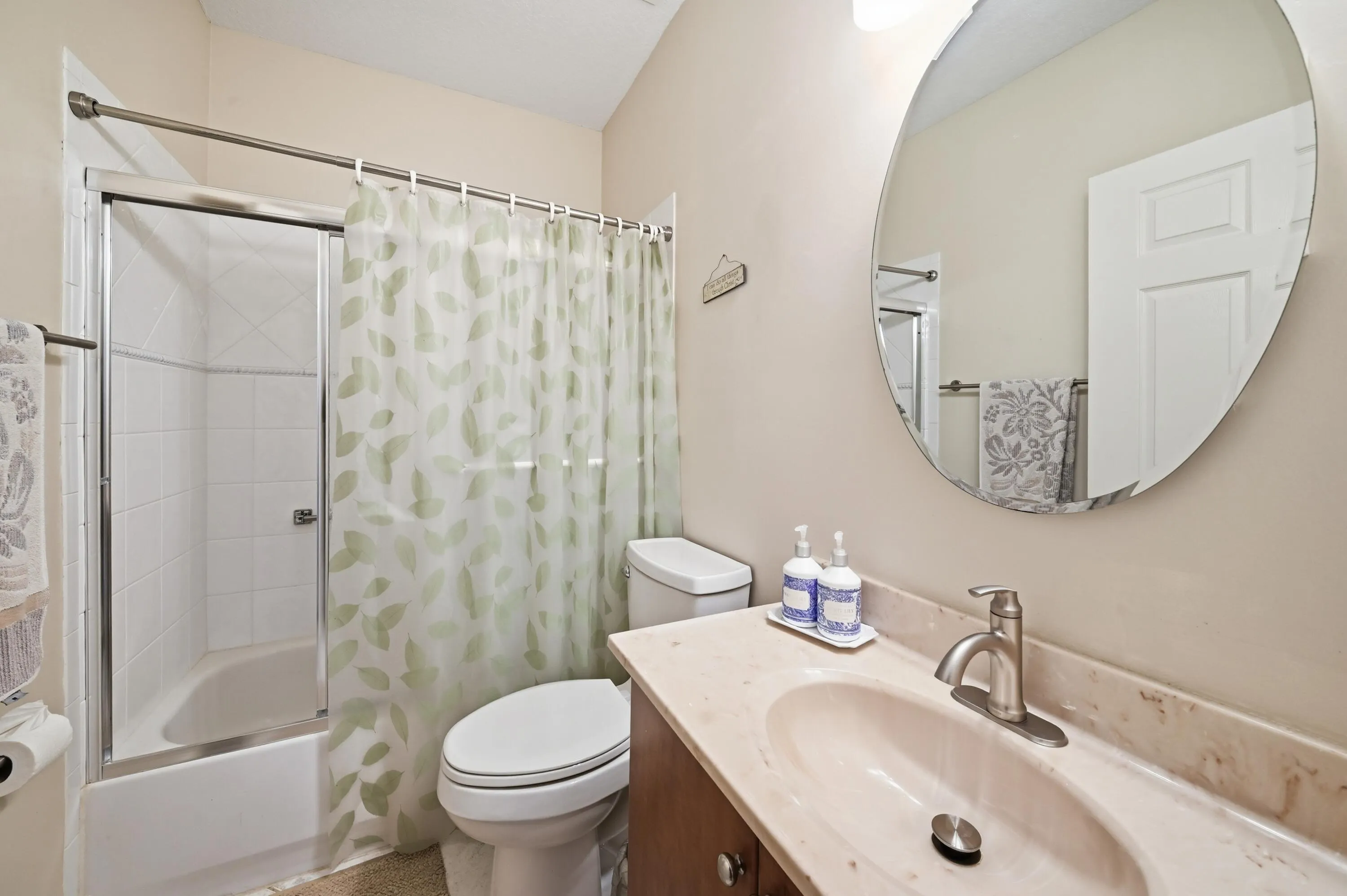7986 EXETER Boulevard W #101