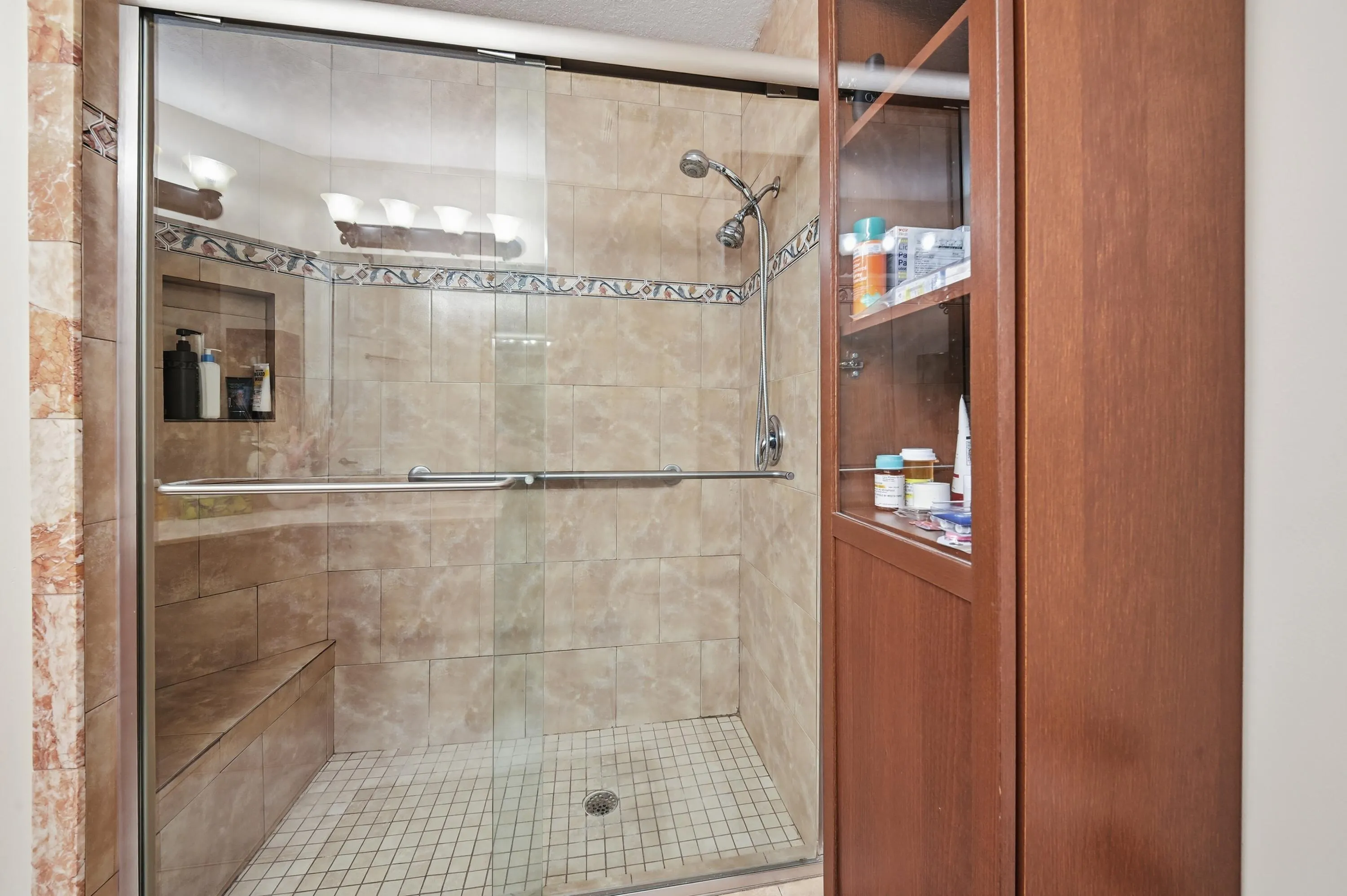 7986 EXETER Boulevard W #101