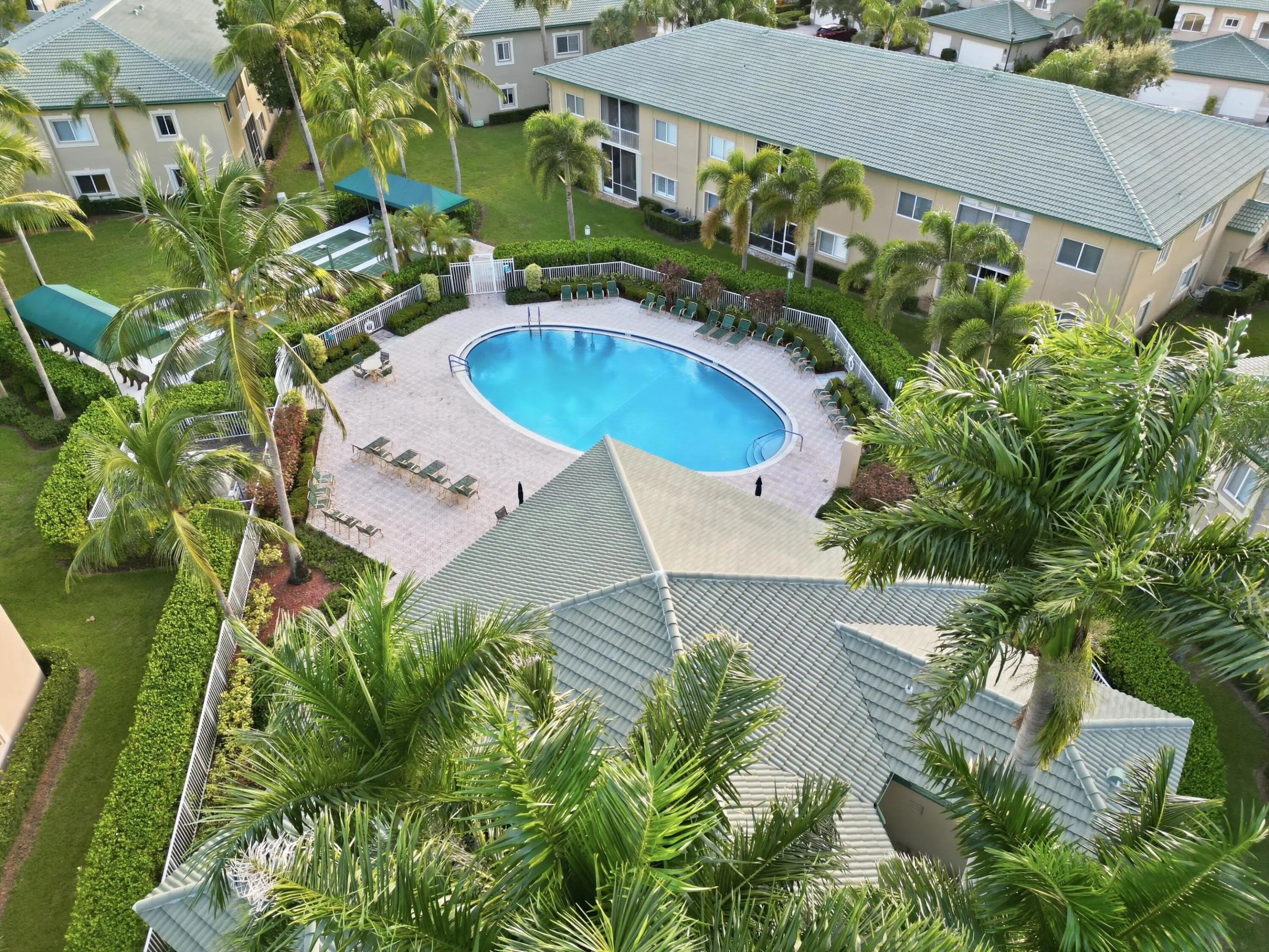 7986 EXETER Boulevard W #101