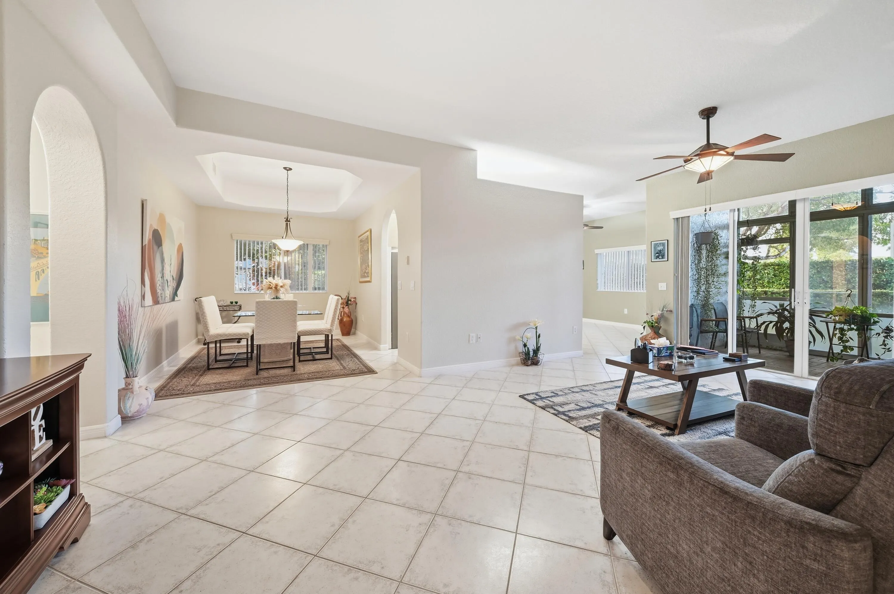 7986 EXETER Boulevard W #101
