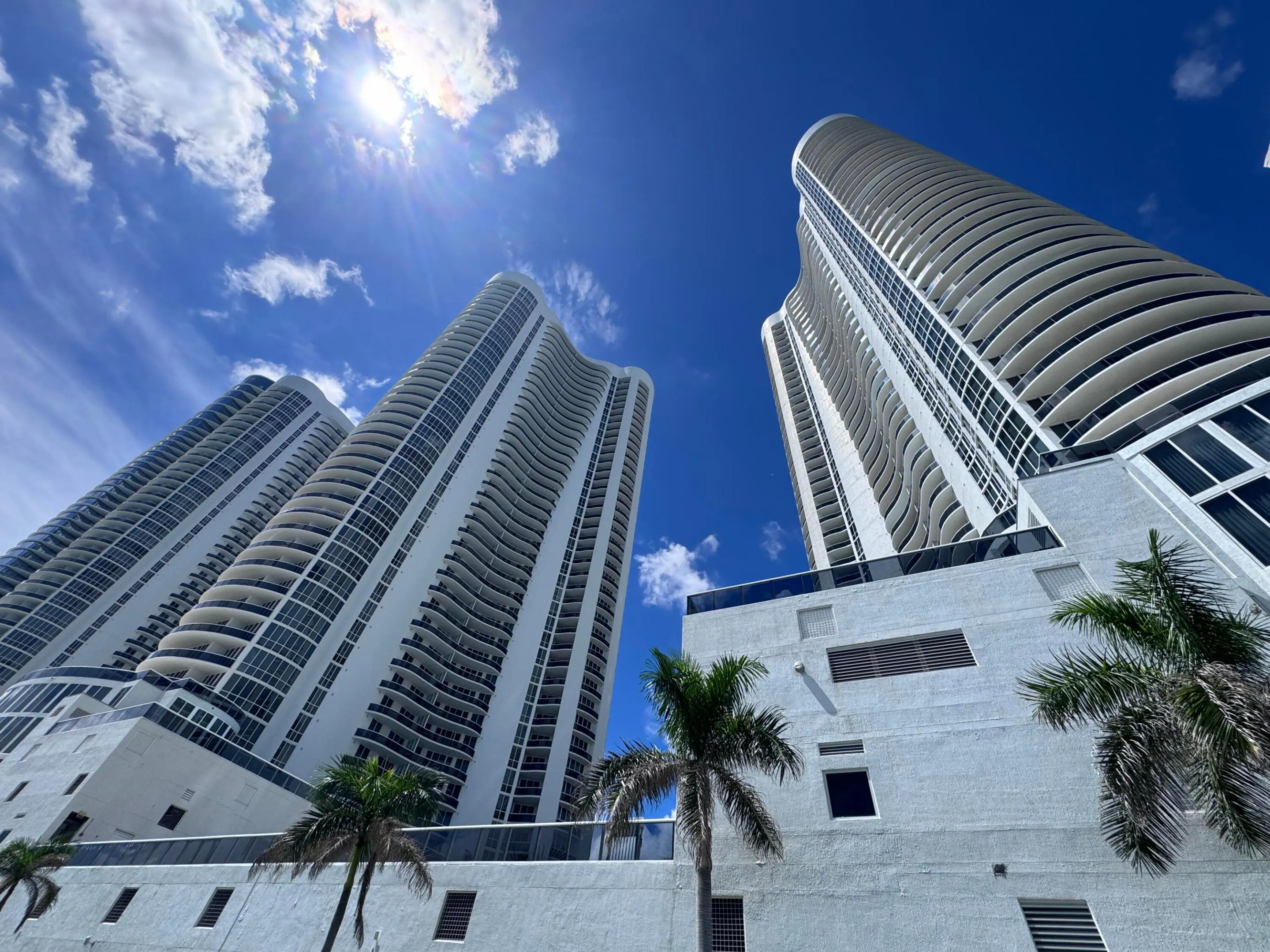 16001 COLLINS Avenue #4002