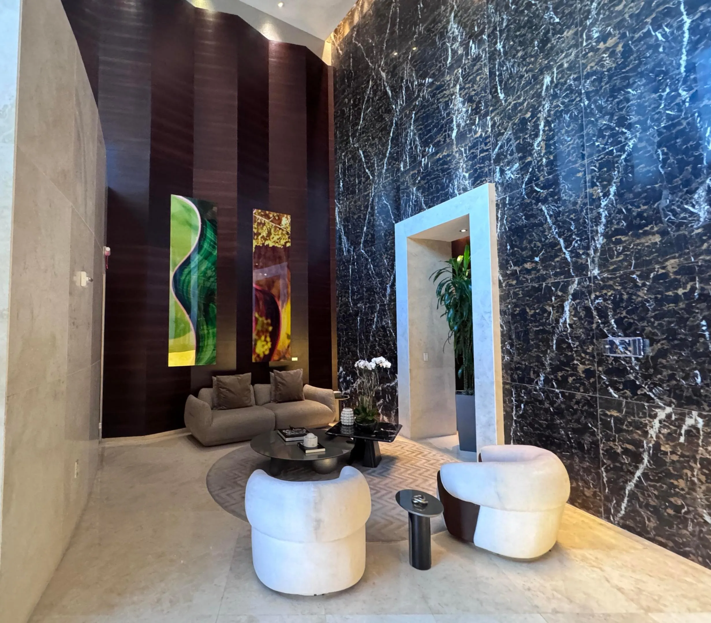 16001 COLLINS Avenue #4002