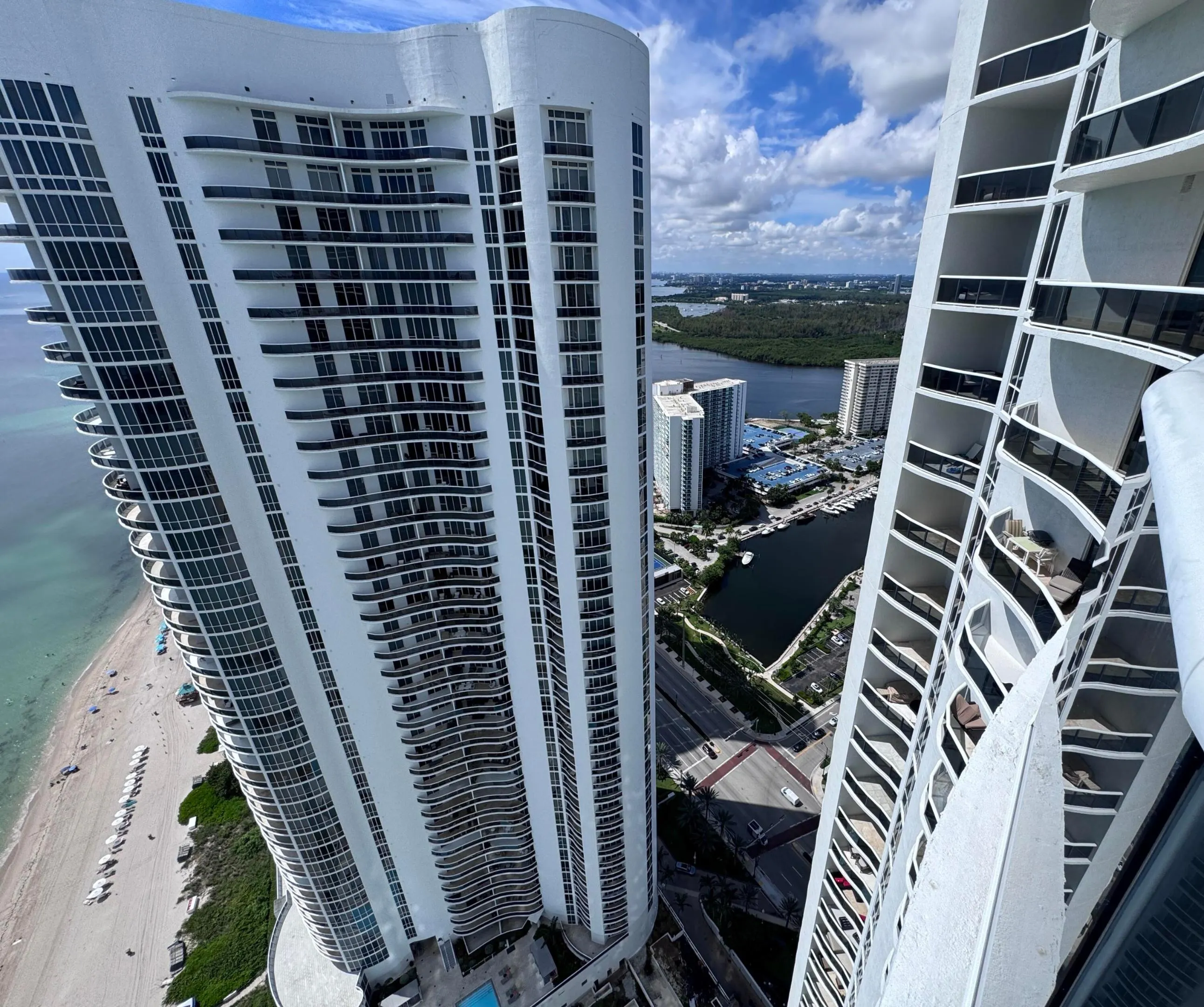 16001 COLLINS Avenue #4002