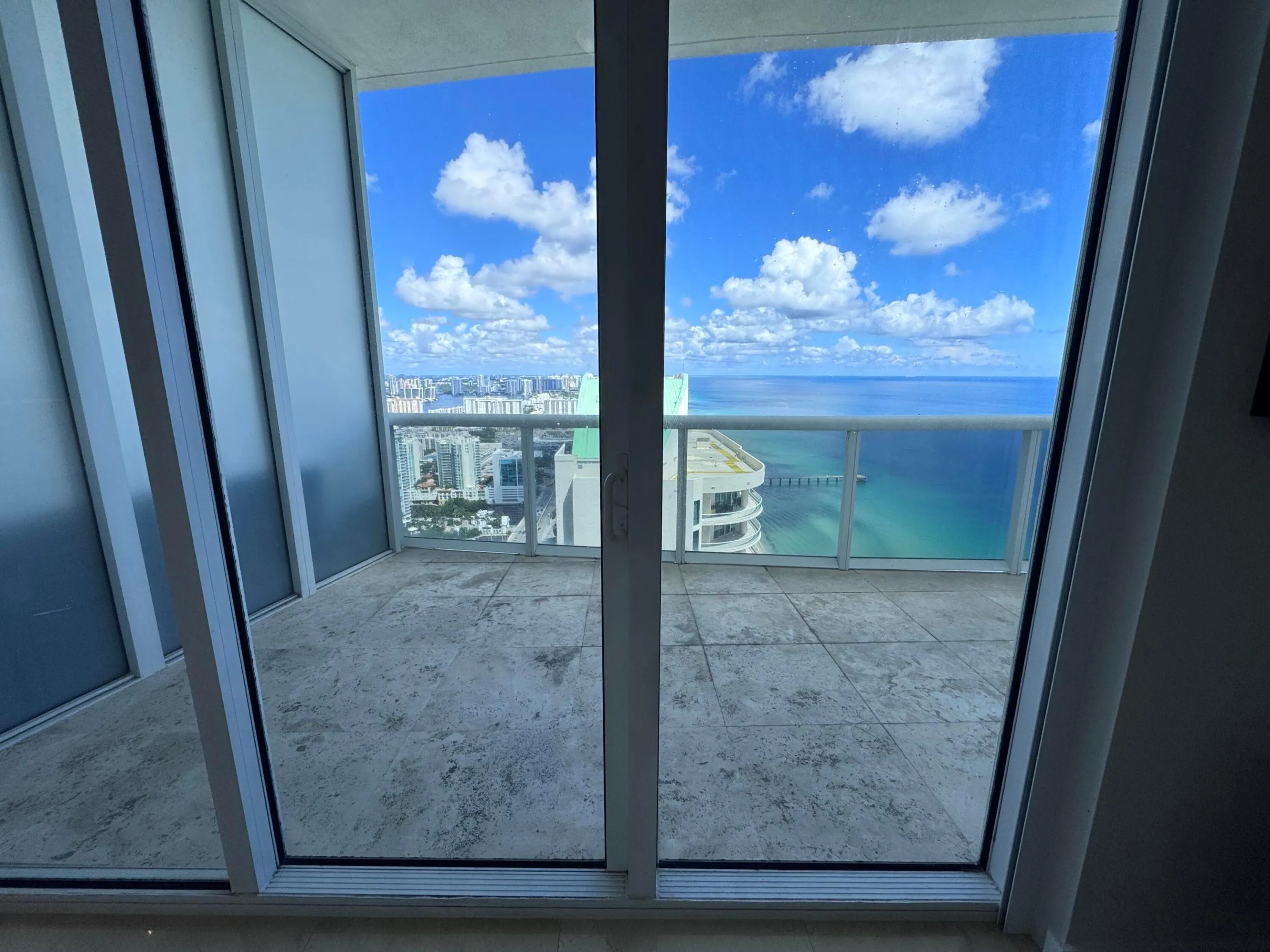 16001 COLLINS Avenue #4002