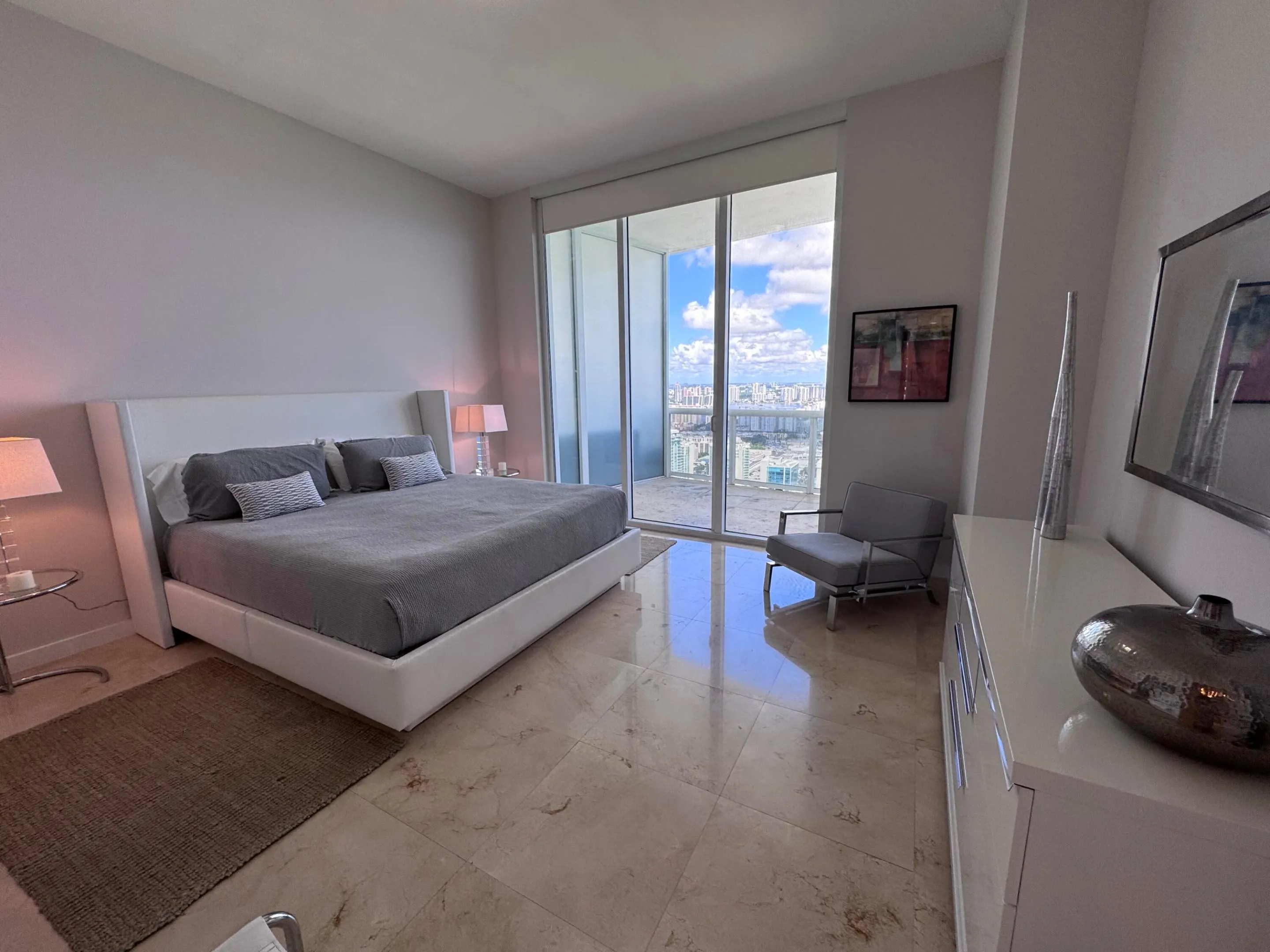 16001 COLLINS Avenue #4002