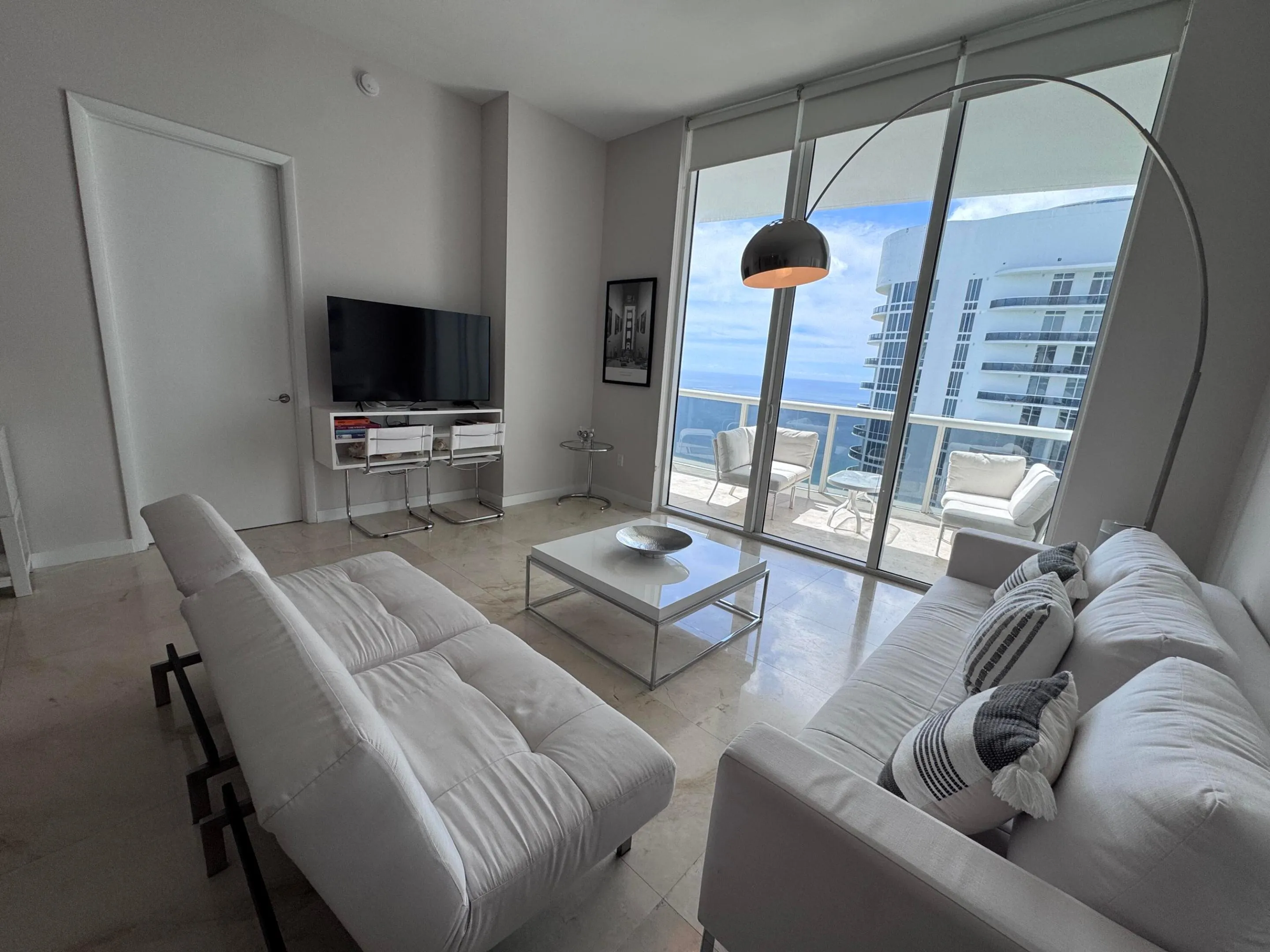 16001 COLLINS Avenue #4002