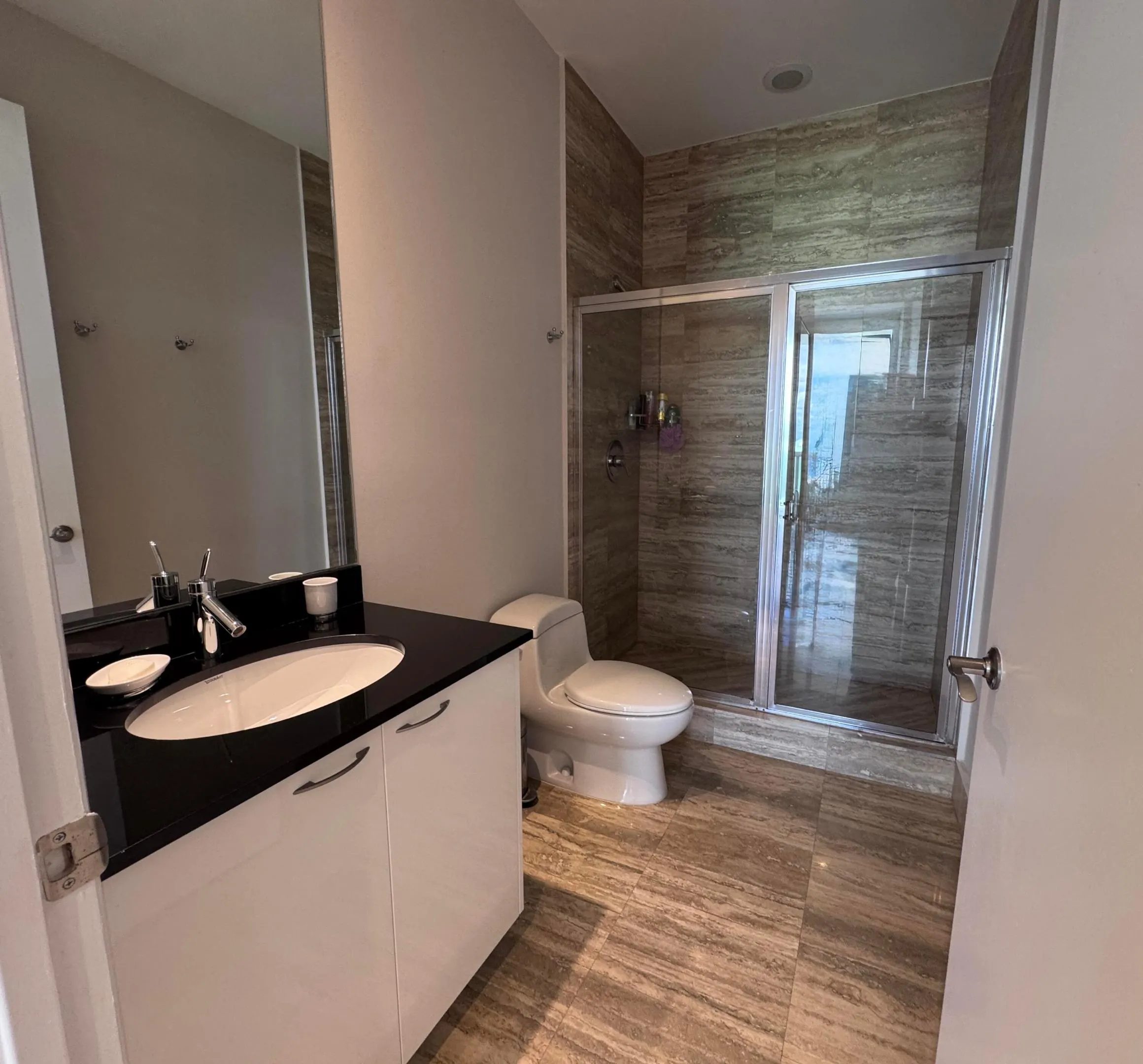 16001 COLLINS Avenue #4002