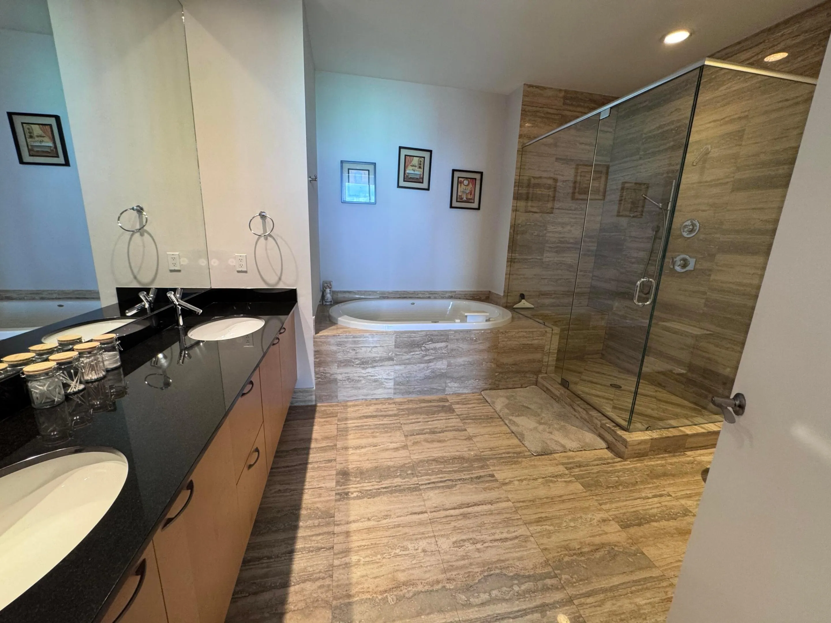 16001 COLLINS Avenue #4002