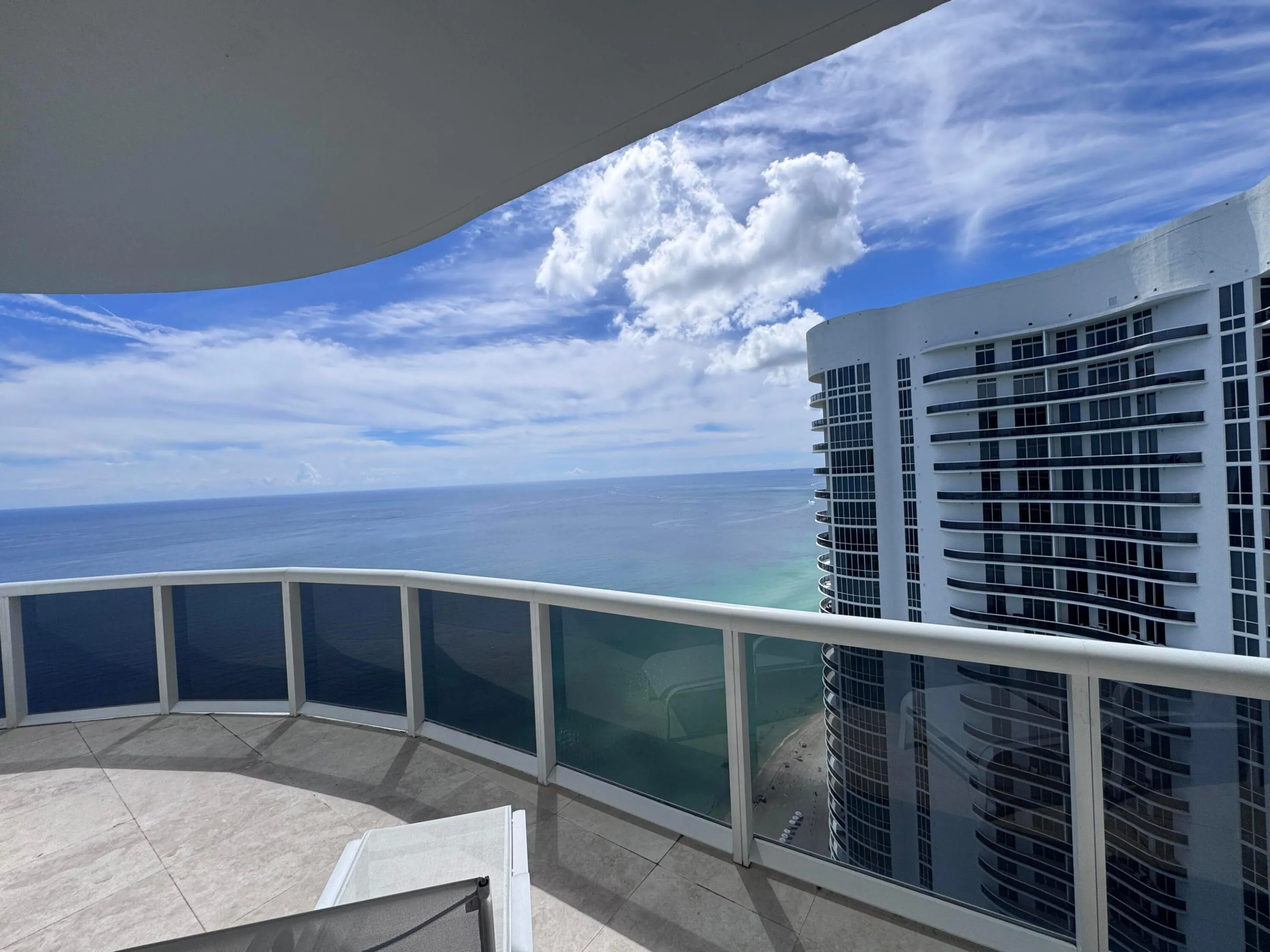 16001 COLLINS Avenue #4002
