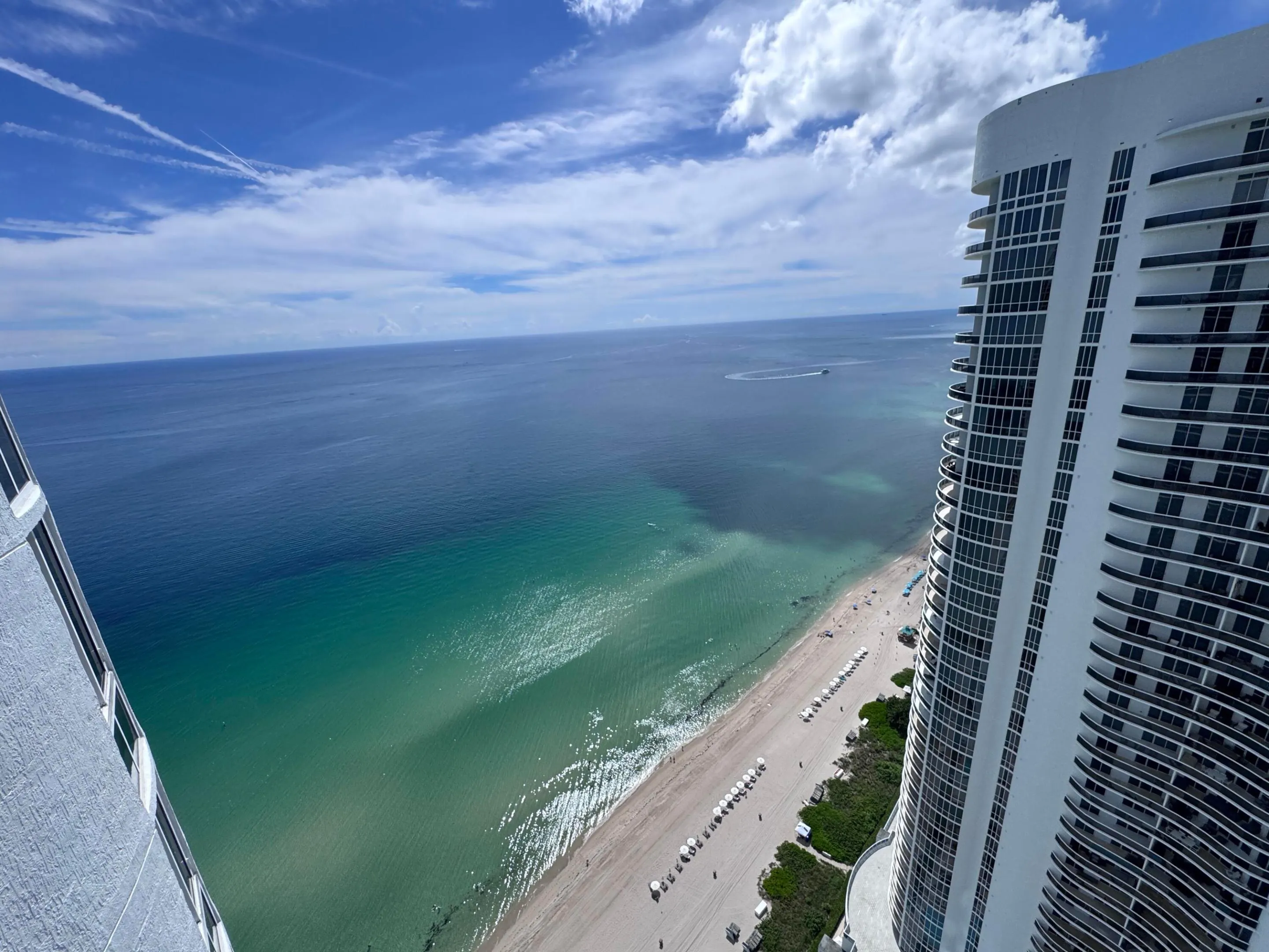 16001 COLLINS Avenue #4002