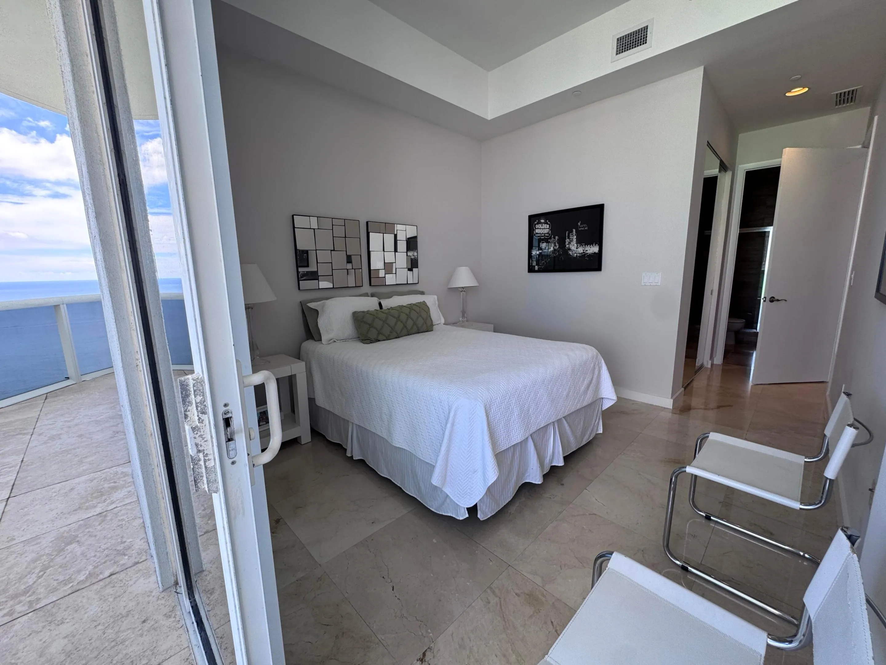 16001 COLLINS Avenue #4002