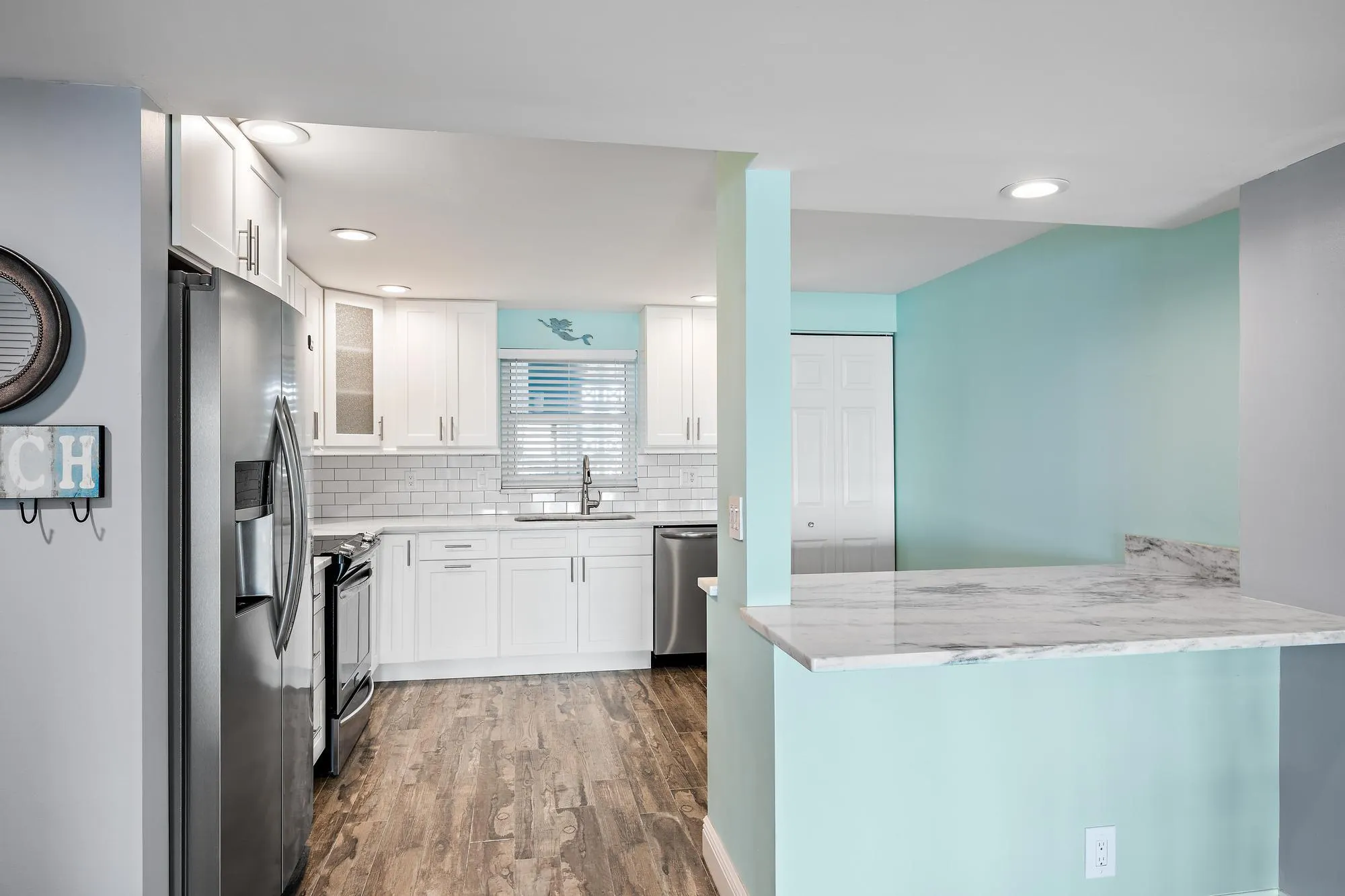 3040 Lake Shore Drive #903