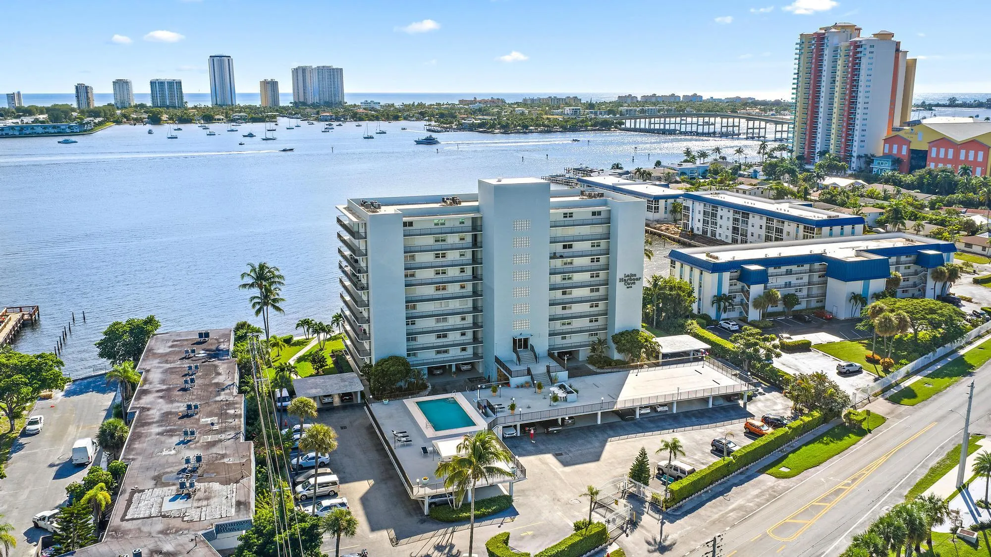 3040 Lake Shore Drive #903