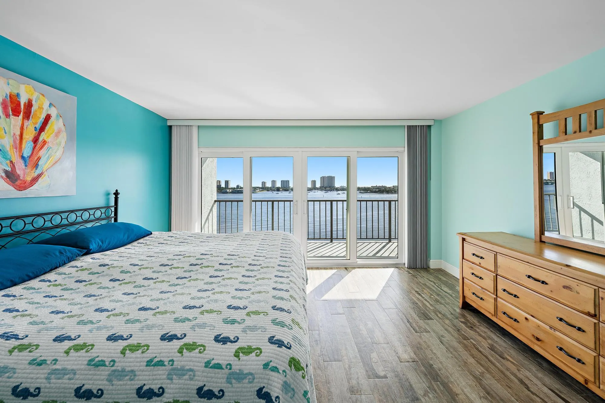 3040 Lake Shore Drive #903
