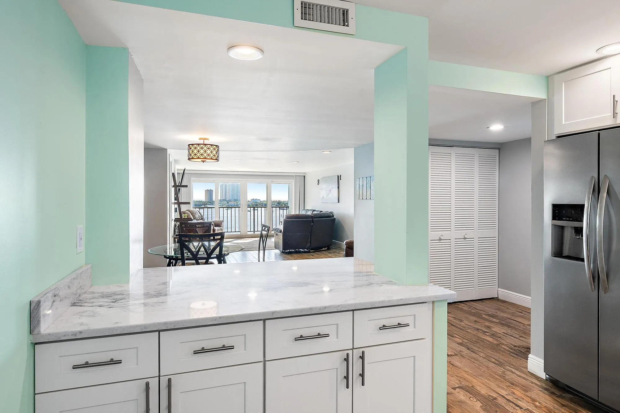3040 Lake Shore Drive #903