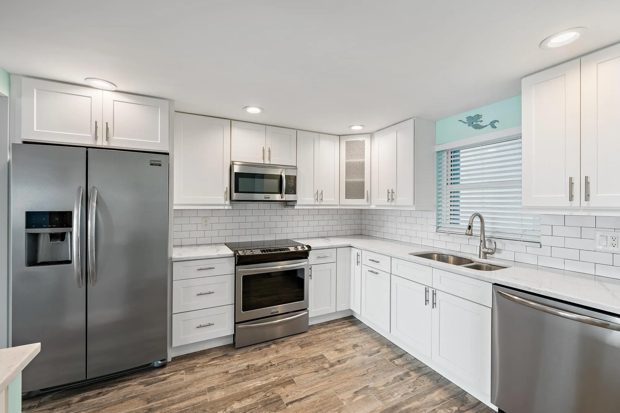 3040 Lake Shore Drive #903