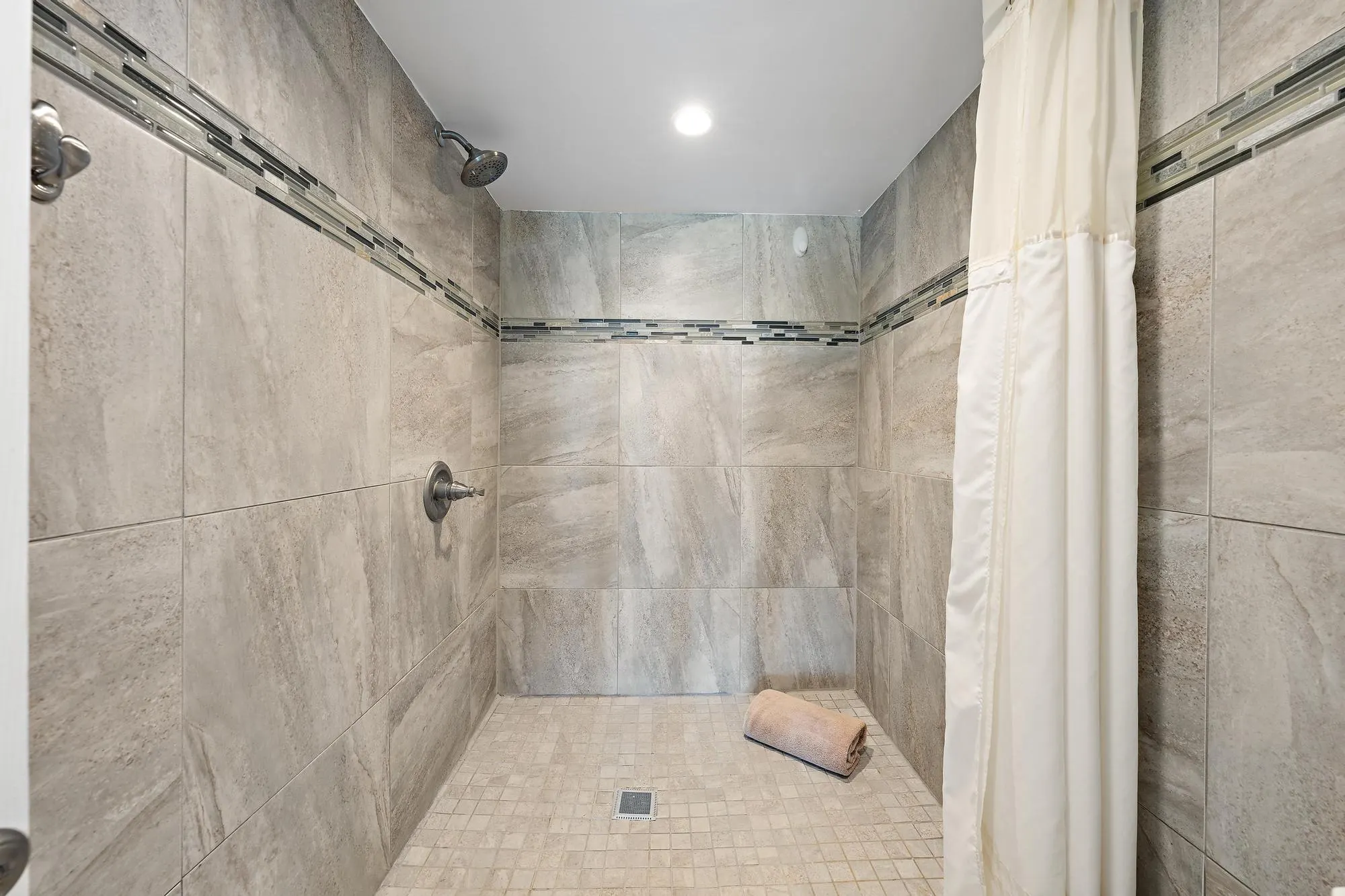 3040 Lake Shore Drive #903