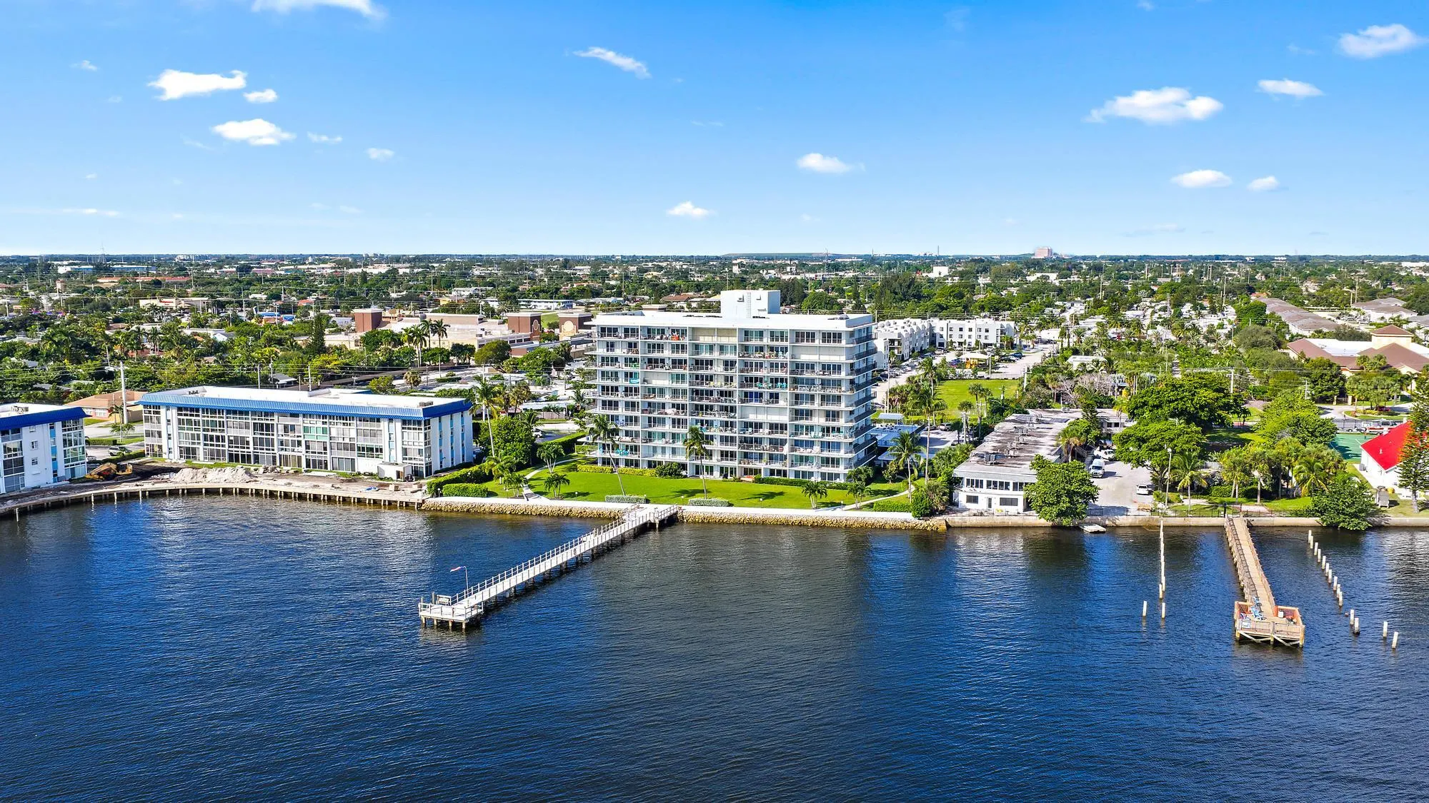 3040 Lake Shore Drive #903