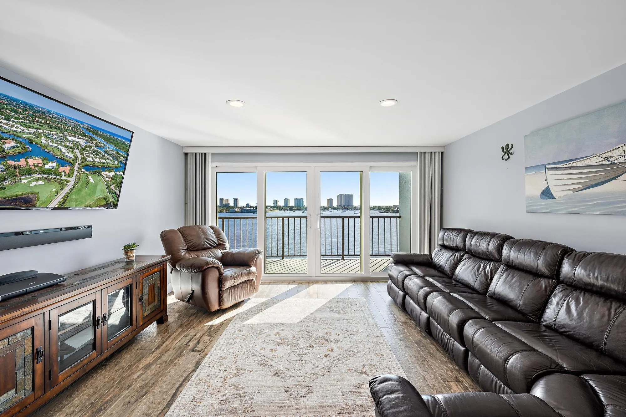 3040 Lake Shore Drive #903