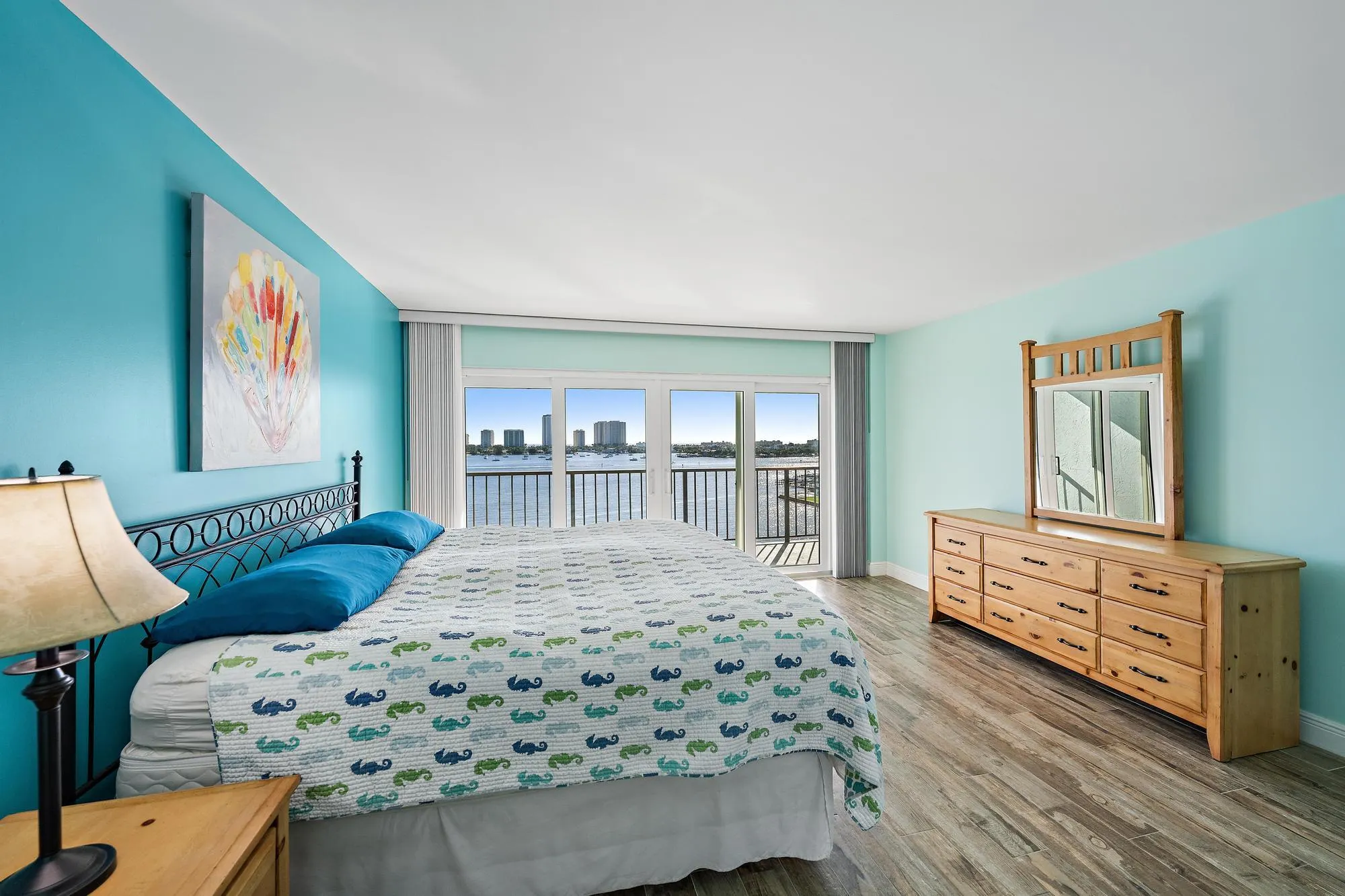 3040 Lake Shore Drive #903