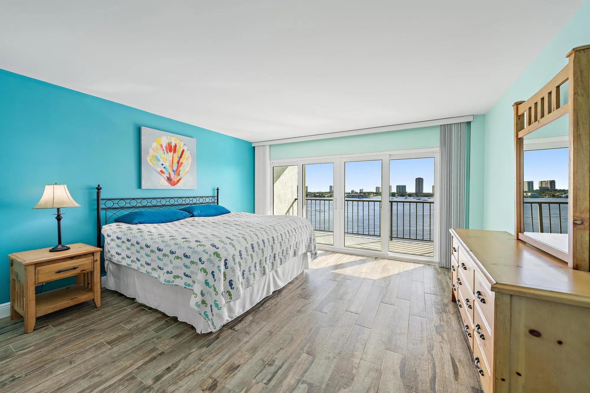 3040 Lake Shore Drive #903