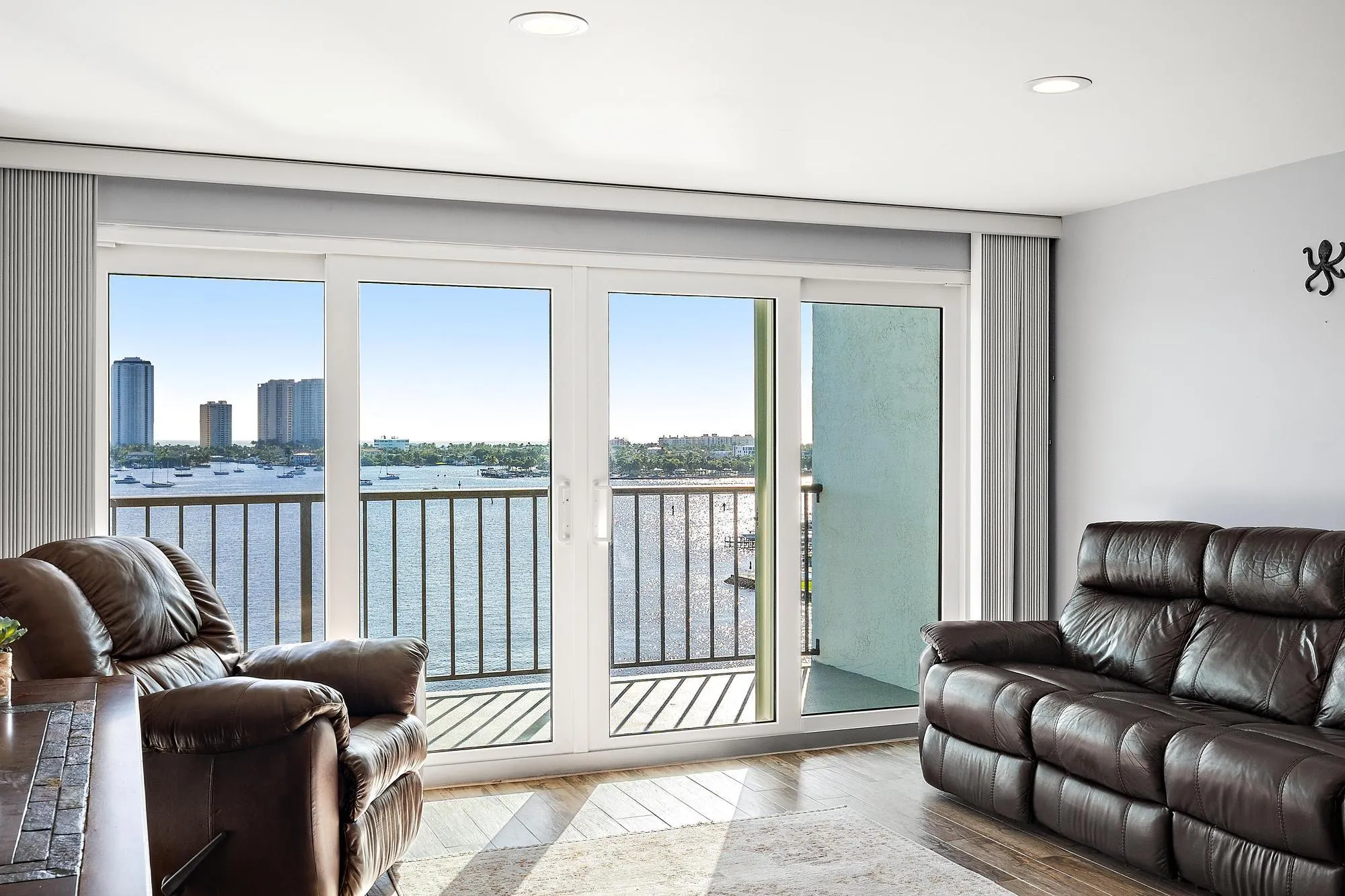 3040 Lake Shore Drive #903